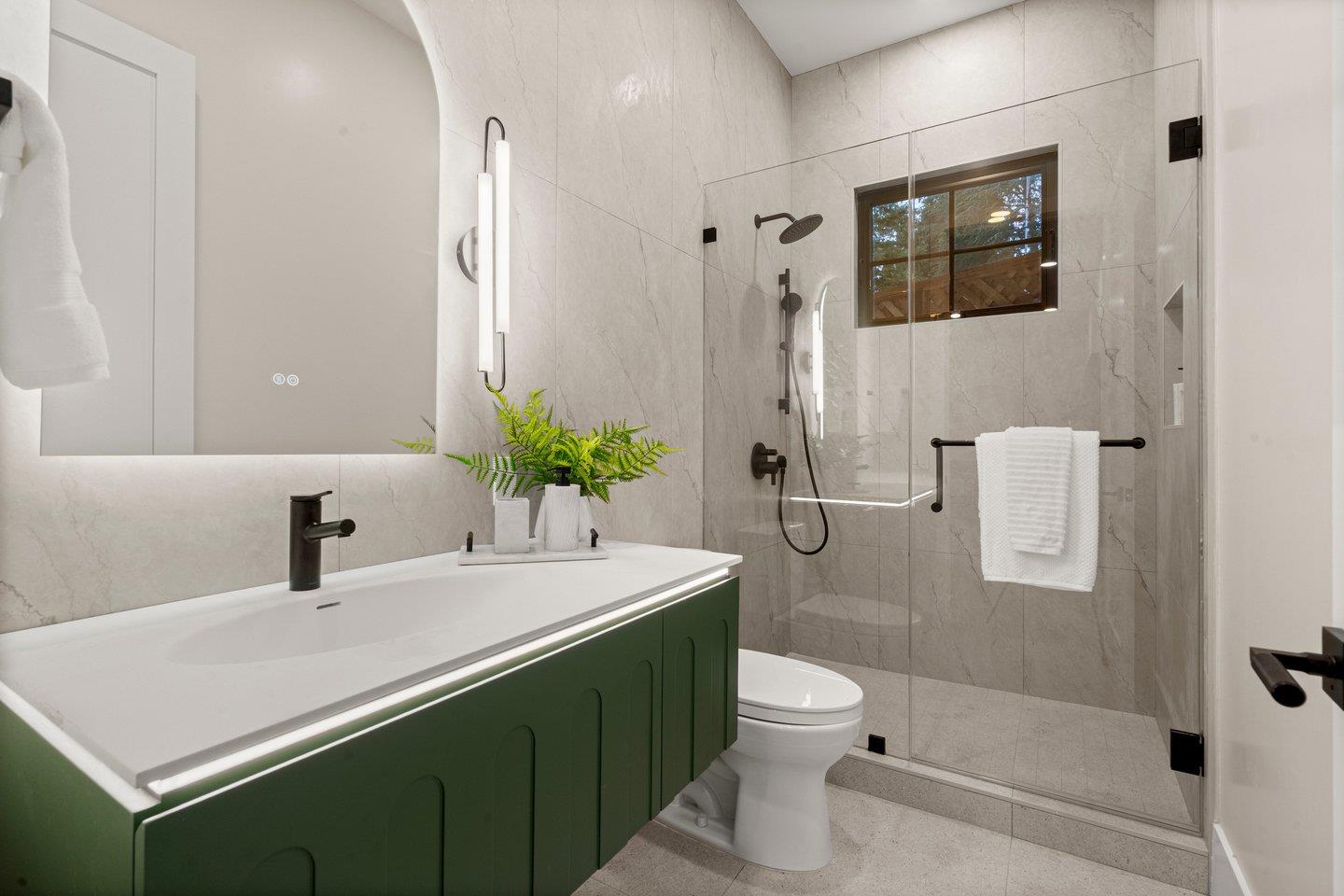 Detail Gallery Image 25 of 51 For 15 San Juan Ave, Menlo Park,  CA 94025 - 5 Beds | 5 Baths