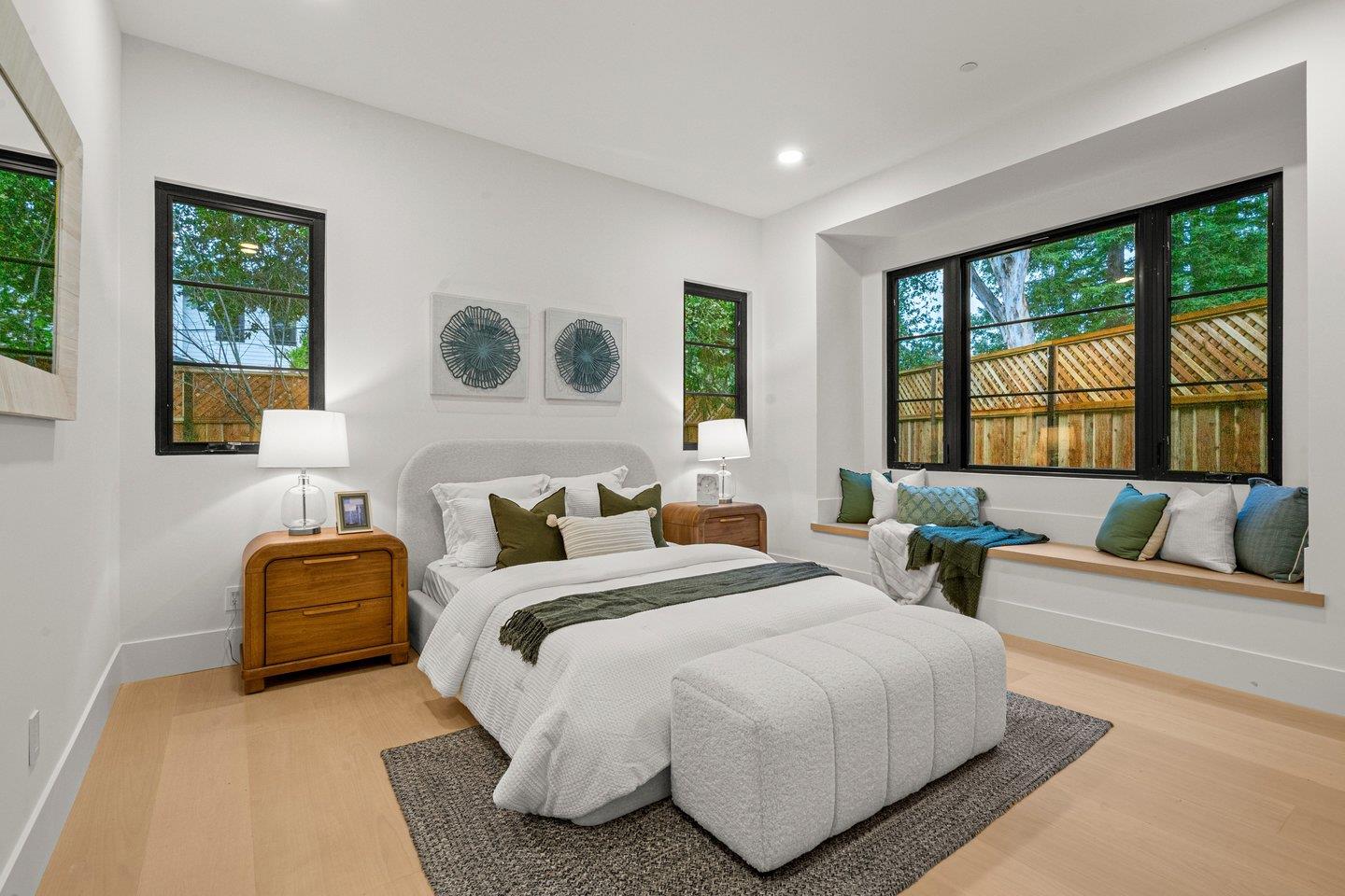 Detail Gallery Image 26 of 51 For 15 San Juan Ave, Menlo Park,  CA 94025 - 5 Beds | 5 Baths