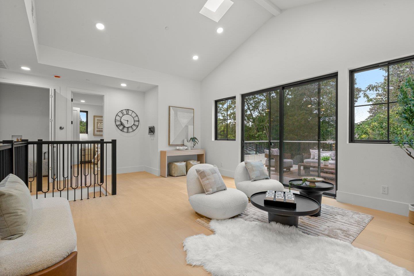 Detail Gallery Image 28 of 51 For 15 San Juan Ave, Menlo Park,  CA 94025 - 5 Beds | 5 Baths