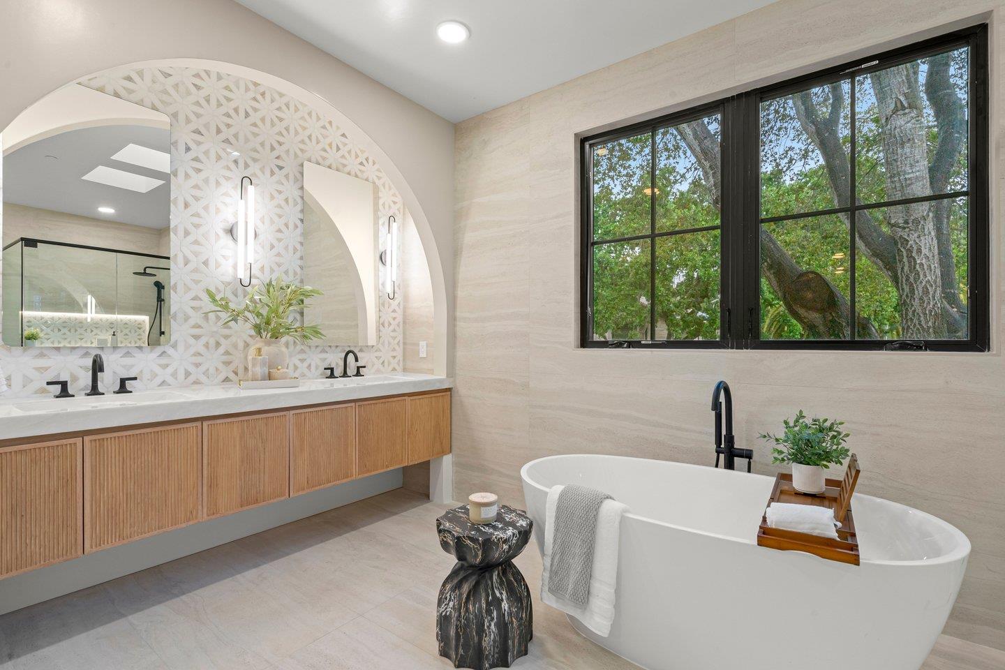 Detail Gallery Image 32 of 51 For 15 San Juan Ave, Menlo Park,  CA 94025 - 5 Beds | 5 Baths