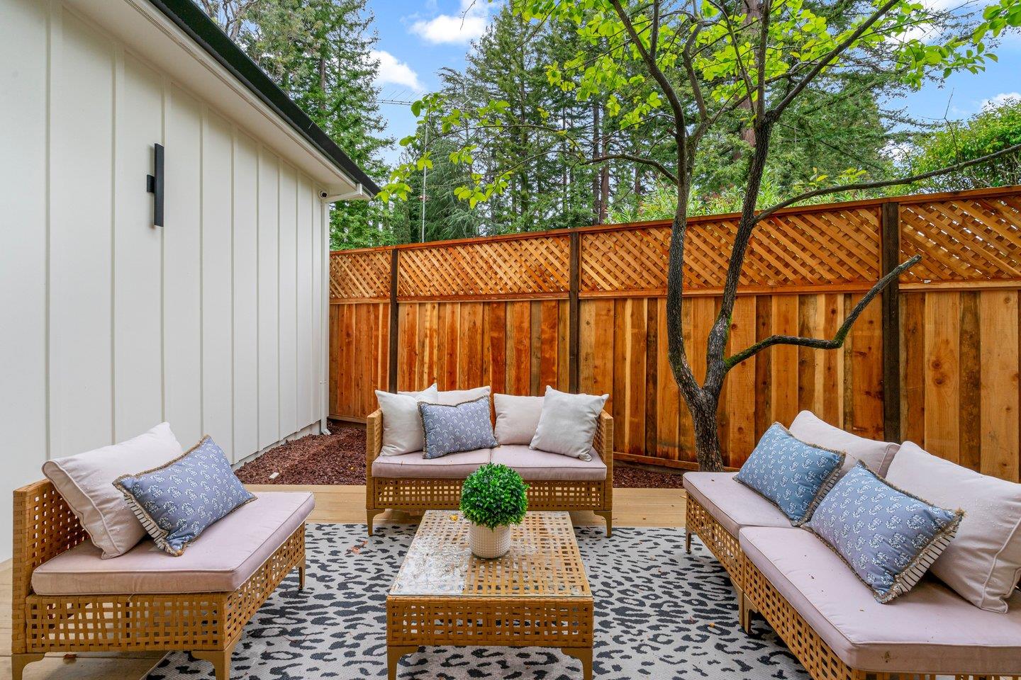 Detail Gallery Image 42 of 51 For 15 San Juan Ave, Menlo Park,  CA 94025 - 5 Beds | 5 Baths