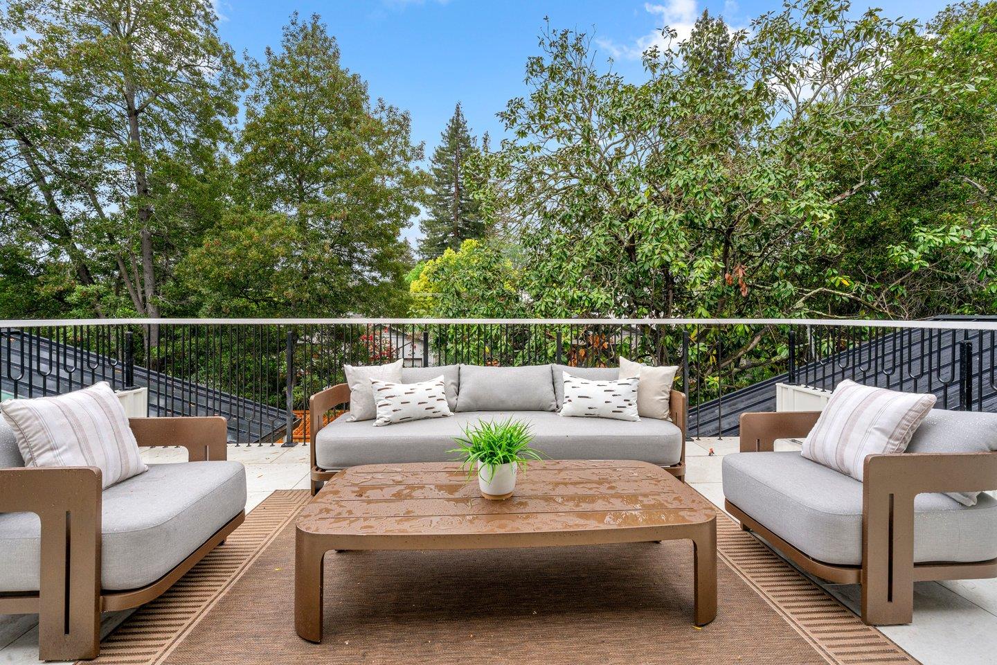 Detail Gallery Image 43 of 51 For 15 San Juan Ave, Menlo Park,  CA 94025 - 5 Beds | 5 Baths