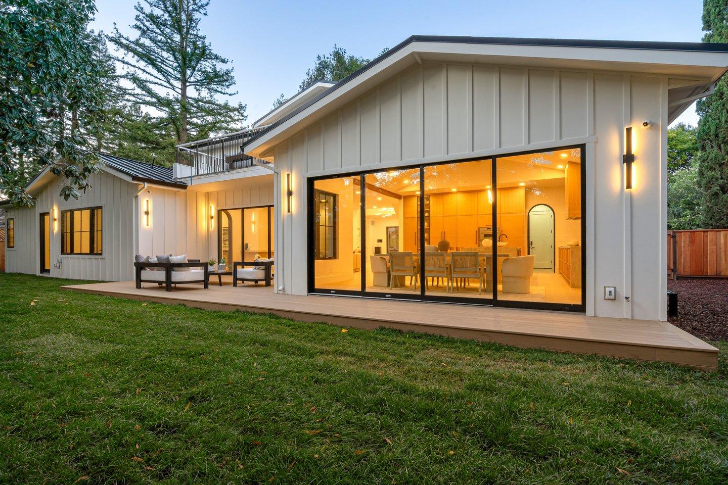 Detail Gallery Image 46 of 51 For 15 San Juan Ave, Menlo Park,  CA 94025 - 5 Beds | 5 Baths