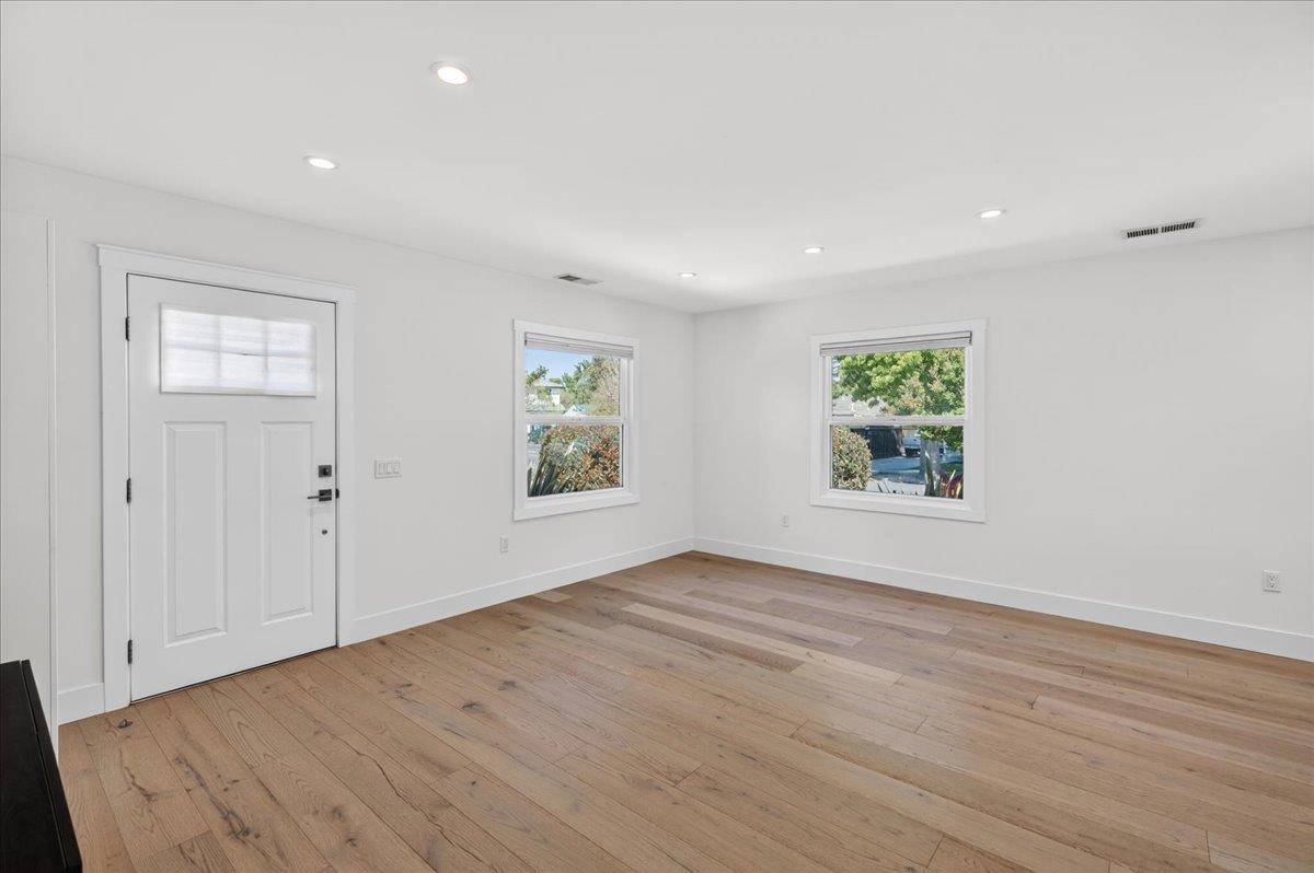 Detail Gallery Image 13 of 64 For 2080 Heatherdale Ave, San Jose,  CA 95128 - – Beds | – Baths