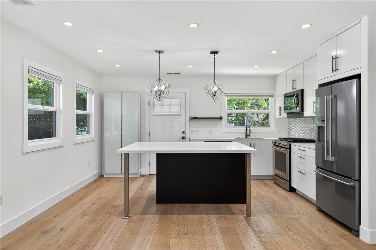 Detail Gallery Image 14 of 64 For 2080 Heatherdale Ave, San Jose,  CA 95128 - – Beds | – Baths