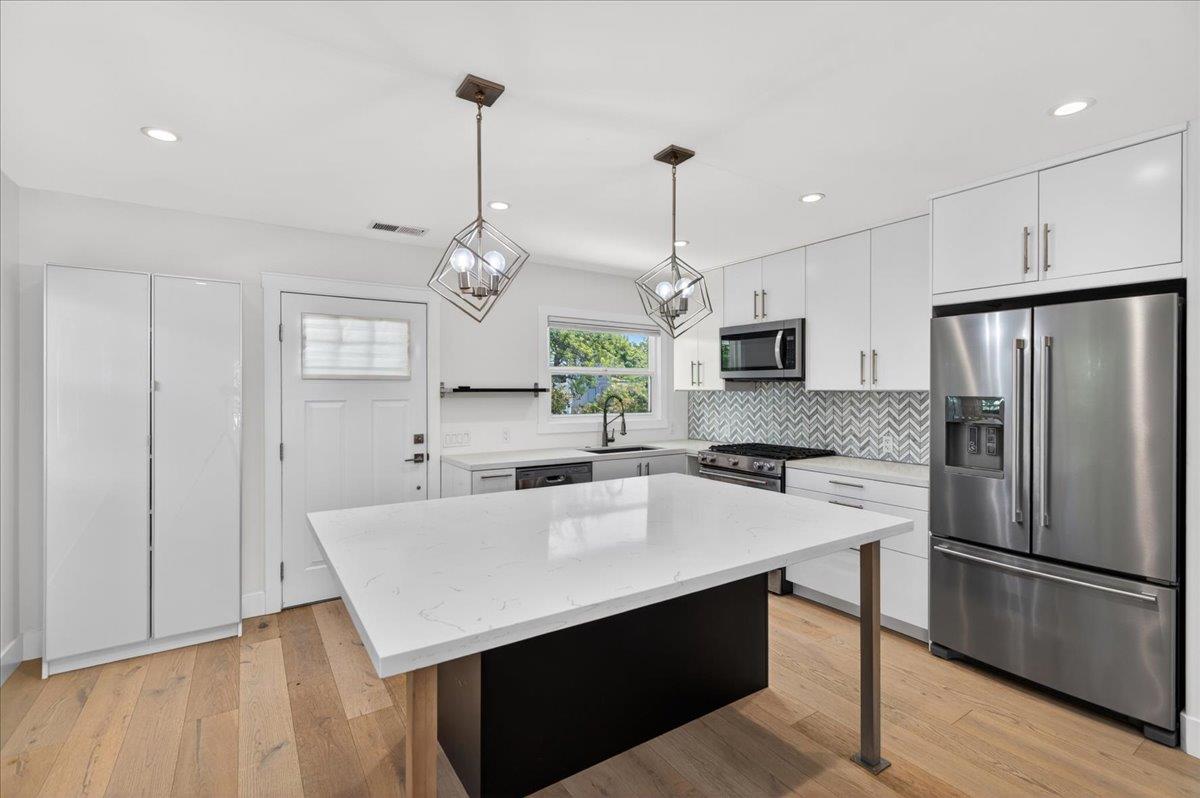 Detail Gallery Image 15 of 64 For 2080 Heatherdale Ave, San Jose,  CA 95128 - – Beds | – Baths