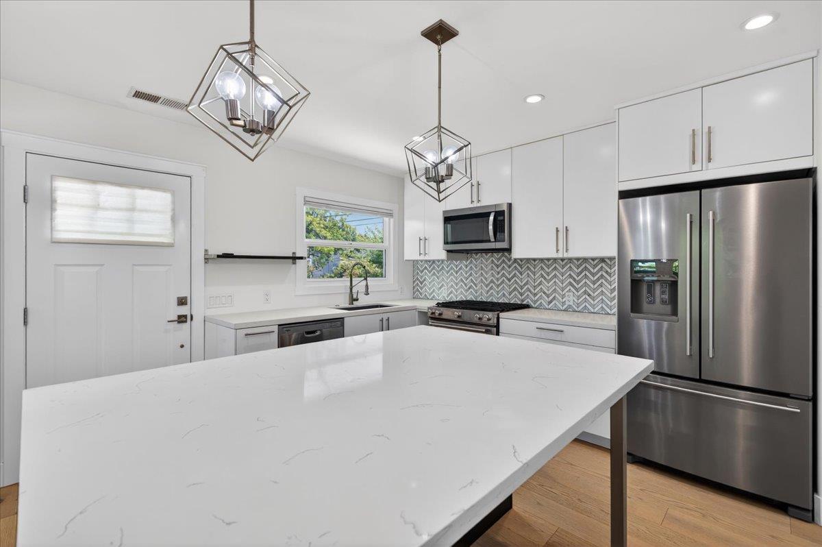 Detail Gallery Image 16 of 64 For 2080 Heatherdale Ave, San Jose,  CA 95128 - – Beds | – Baths