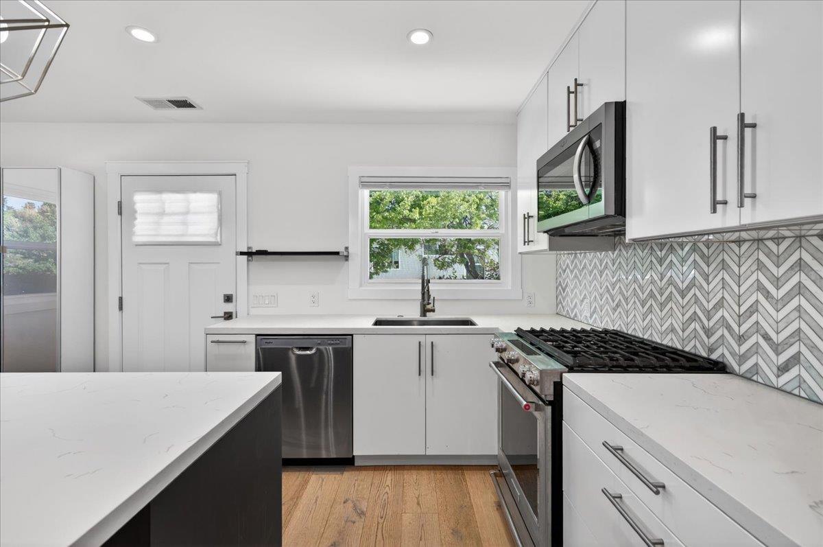 Detail Gallery Image 19 of 64 For 2080 Heatherdale Ave, San Jose,  CA 95128 - – Beds | – Baths