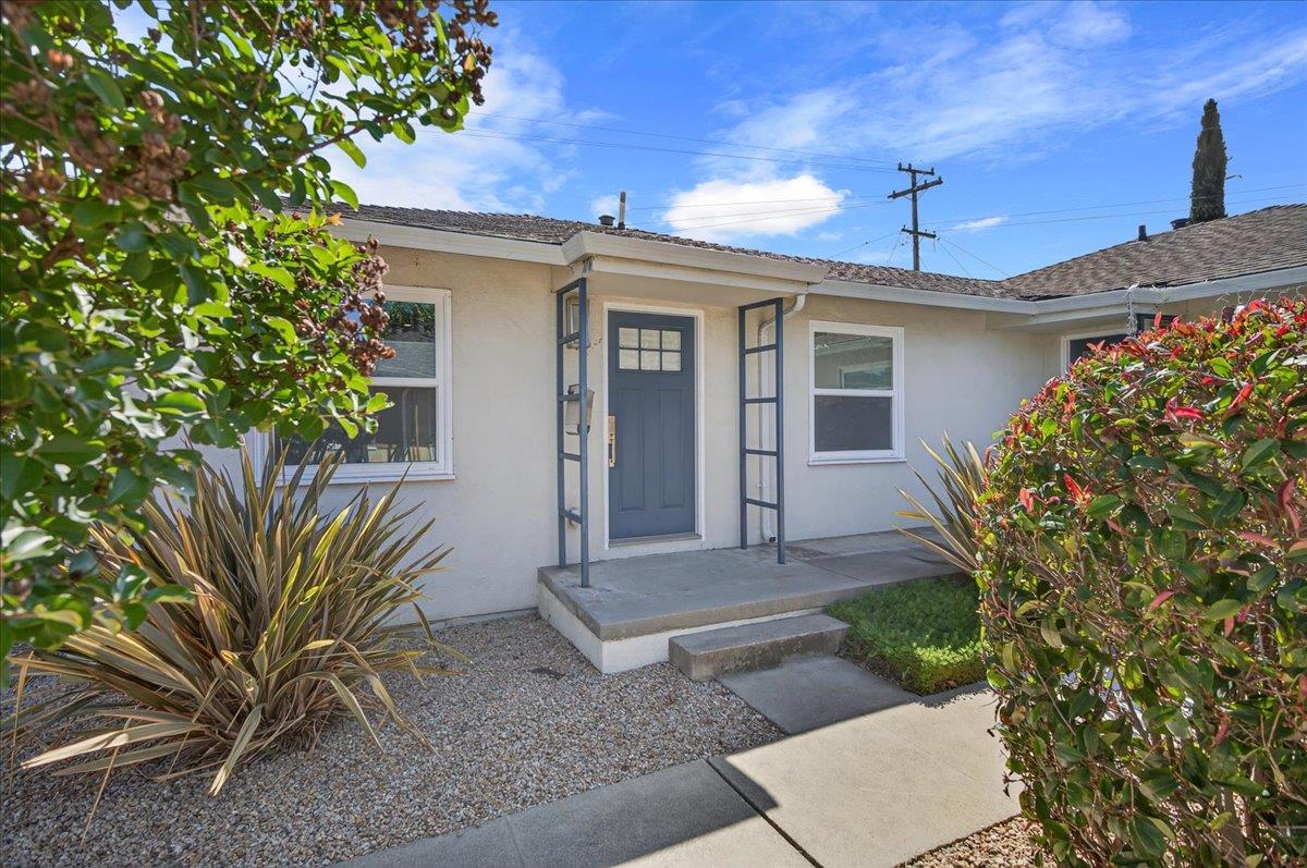 Detail Gallery Image 8 of 64 For 2080 Heatherdale Ave, San Jose,  CA 95128 - – Beds | – Baths