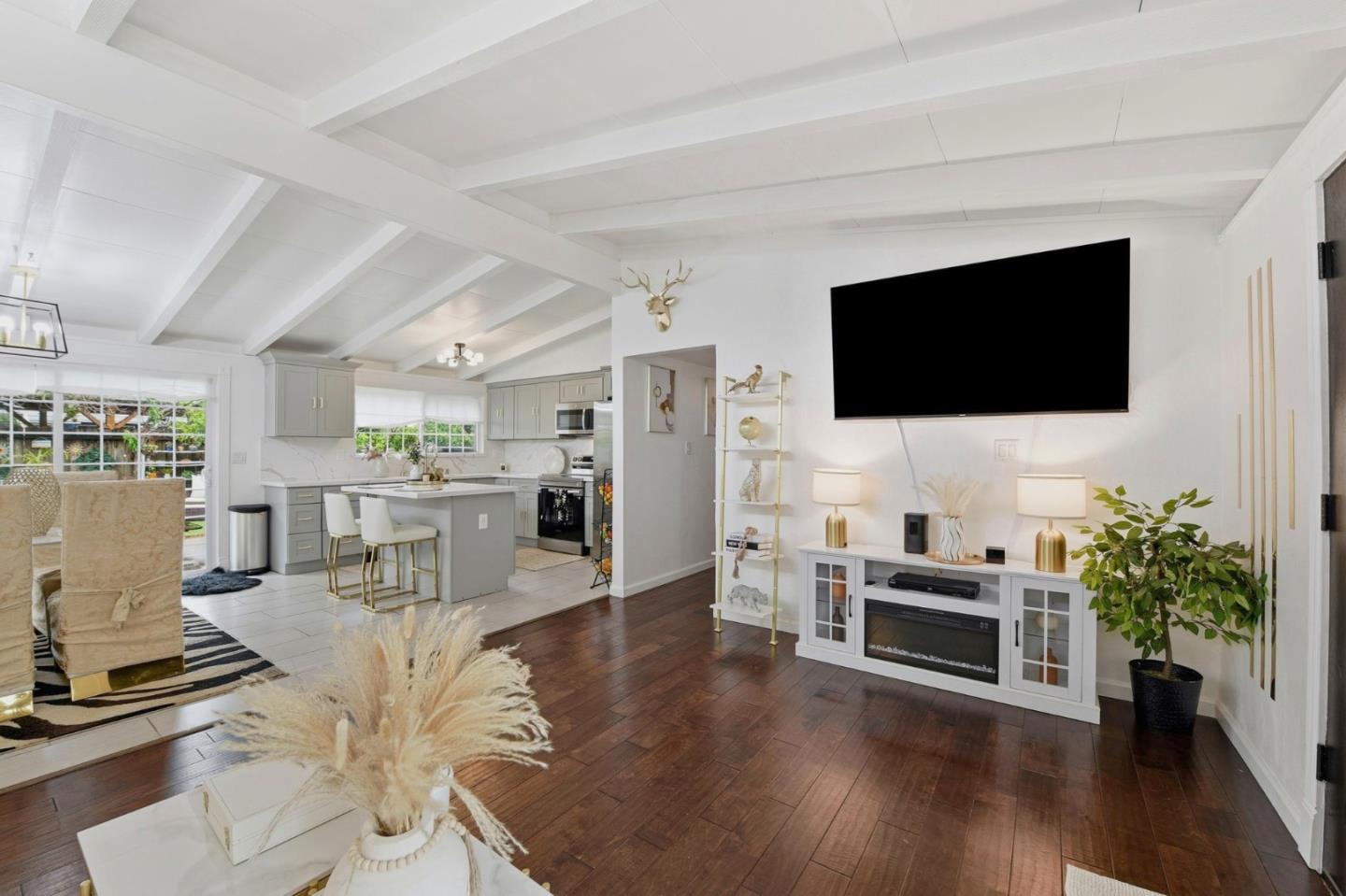 Detail Gallery Image 8 of 32 For 1230 Palamos Ave, Sunnyvale,  CA 94089 - 3 Beds | 2 Baths