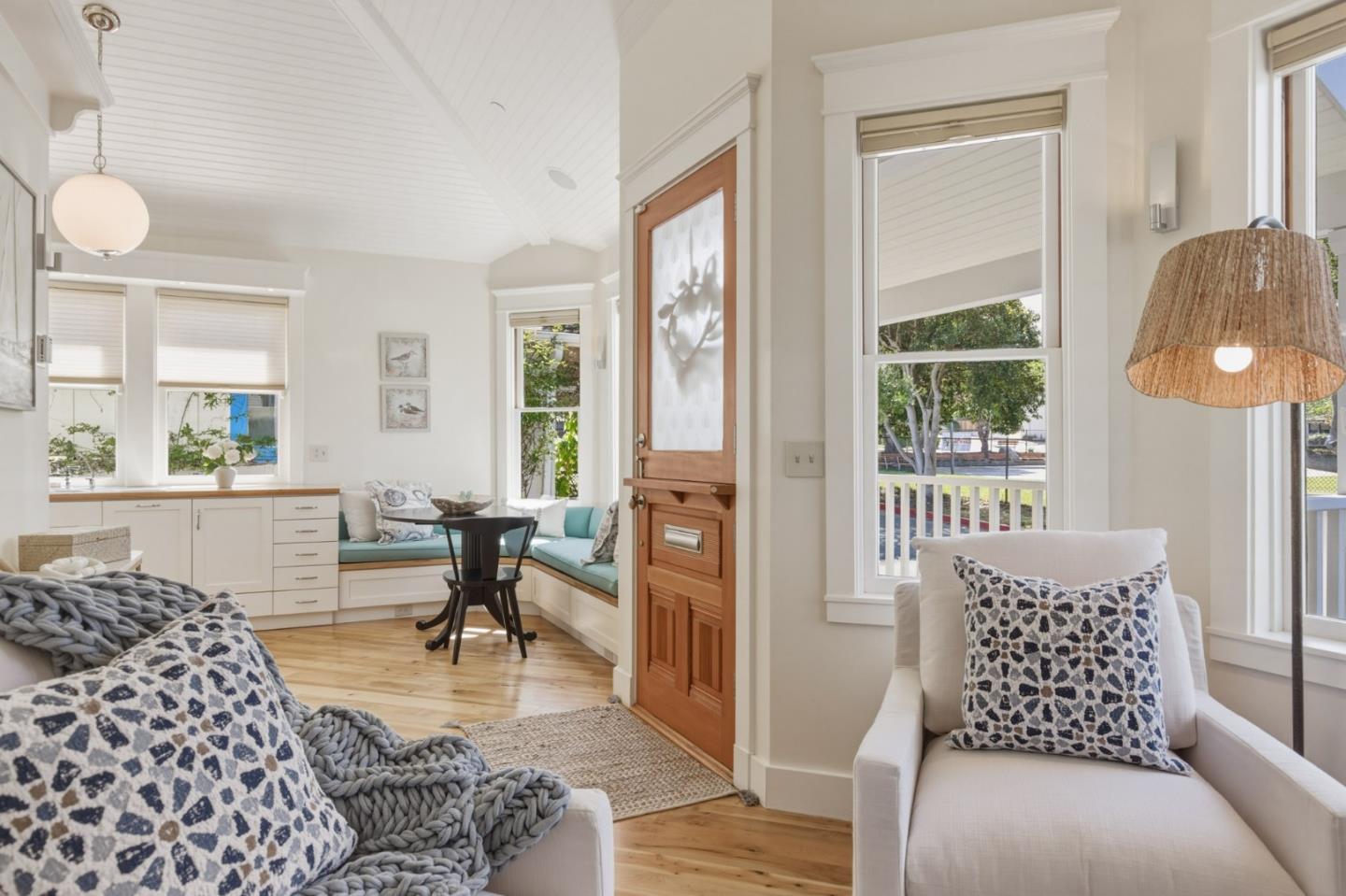 Detail Gallery Image 5 of 25 For 141 Caledonia Ave, Pacific Grove,  CA 93950 - 1 Beds | 1 Baths