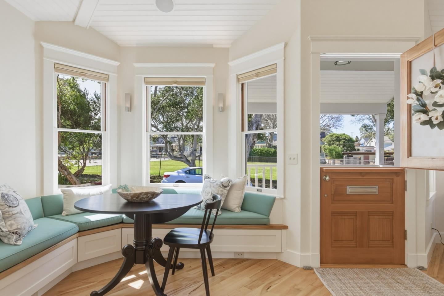 Detail Gallery Image 7 of 25 For 141 Caledonia Ave, Pacific Grove,  CA 93950 - 1 Beds | 1 Baths