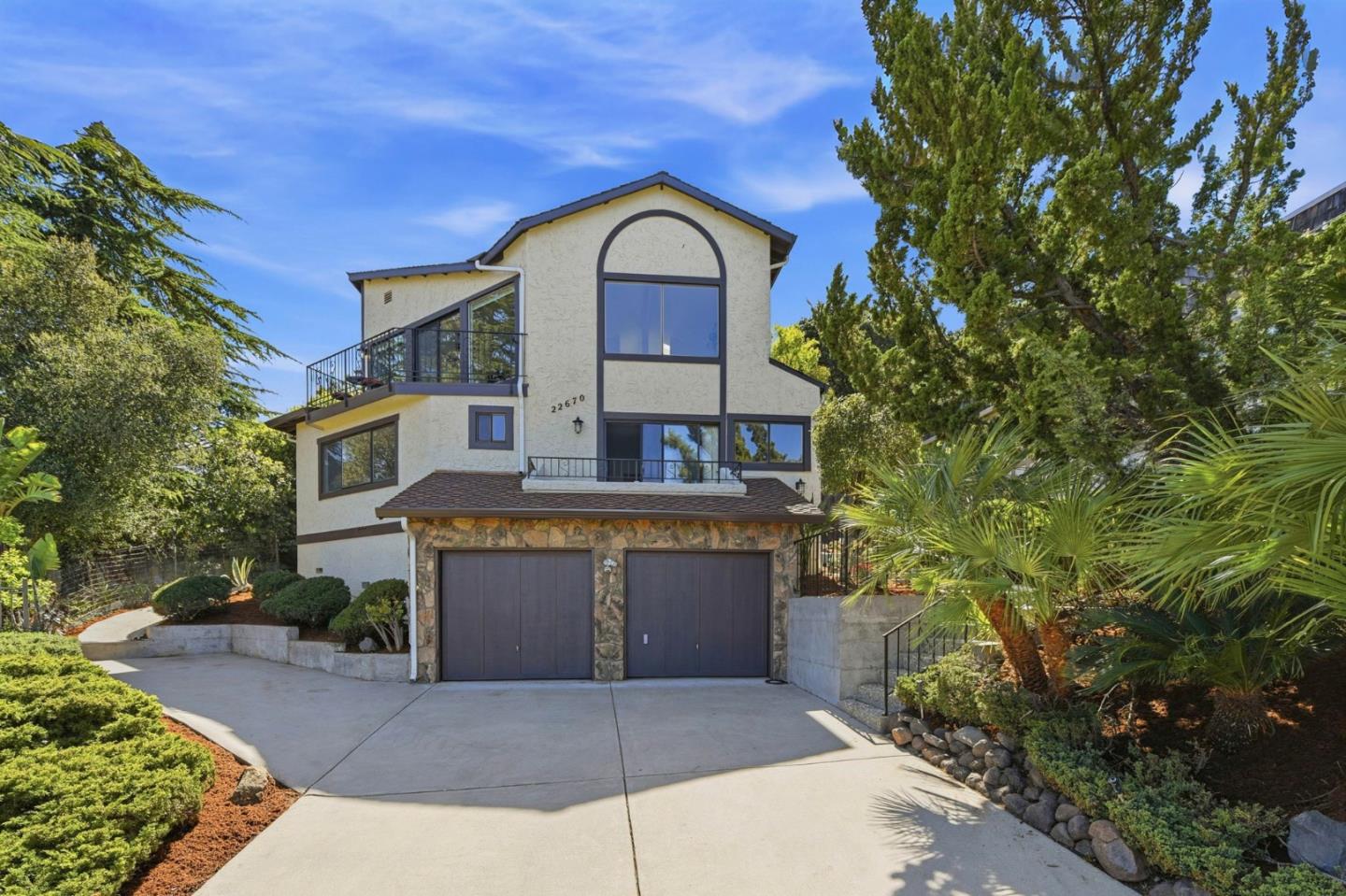 Detail Gallery Image 14 of 63 For 22670 San Juan Rd, Cupertino,  CA 95014 - 4 Beds | 2/1 Baths