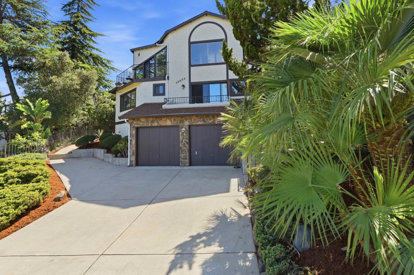 Detail Gallery Image 16 of 63 For 22670 San Juan Rd, Cupertino,  CA 95014 - 4 Beds | 2/1 Baths