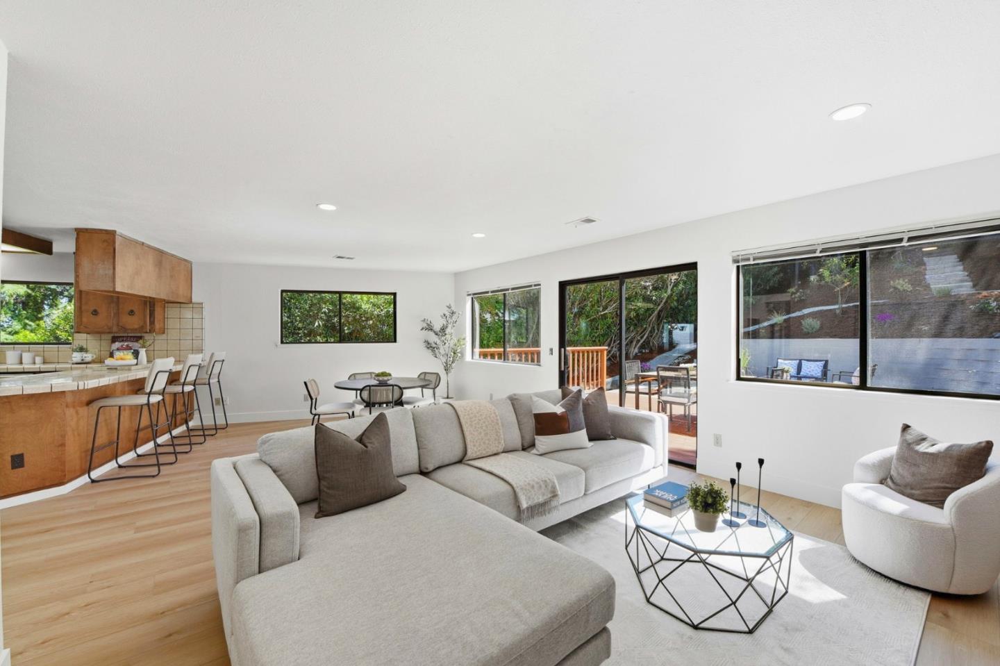 Detail Gallery Image 21 of 63 For 22670 San Juan Rd, Cupertino,  CA 95014 - 4 Beds | 2/1 Baths