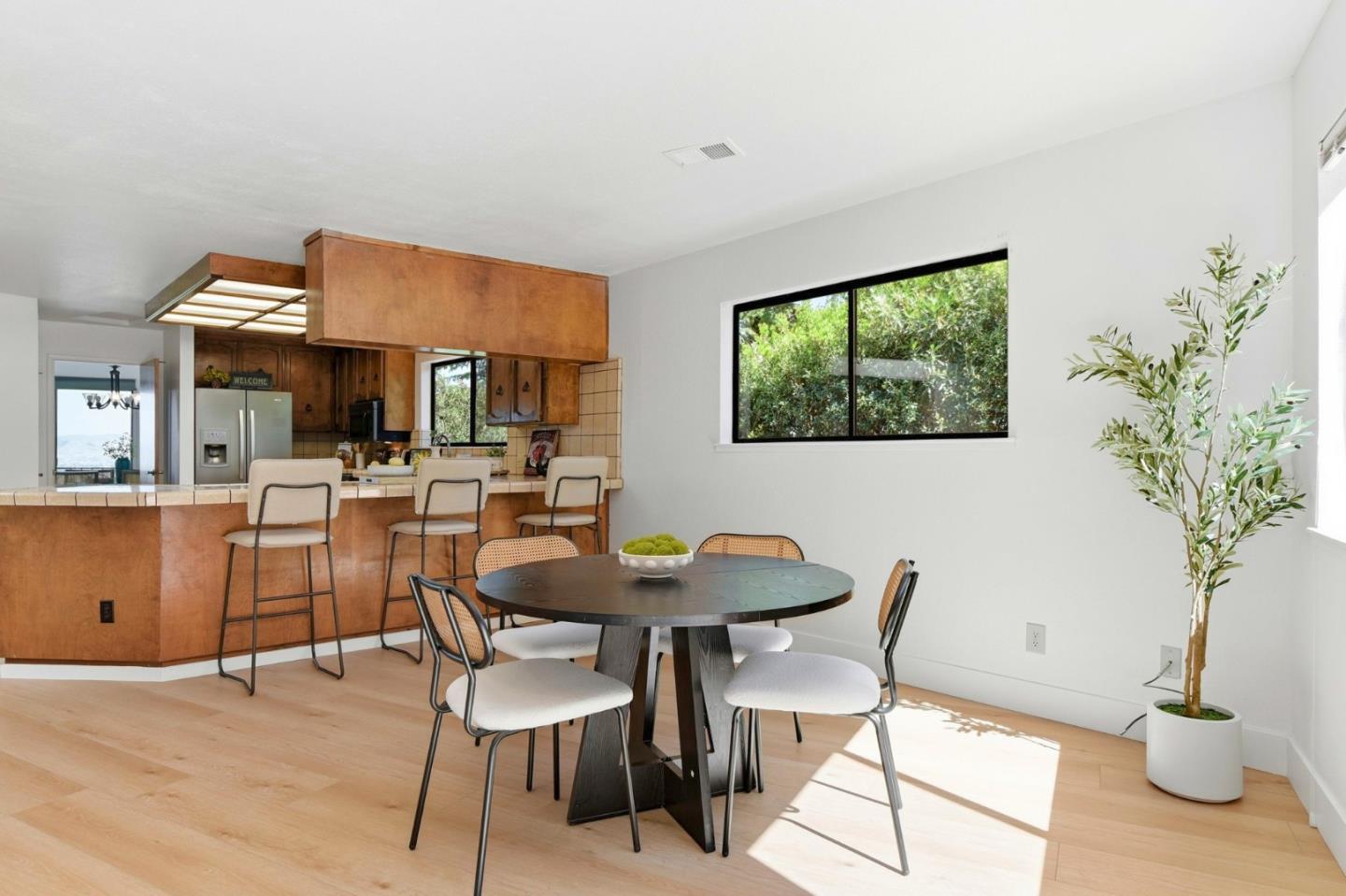 Detail Gallery Image 24 of 63 For 22670 San Juan Rd, Cupertino,  CA 95014 - 4 Beds | 2/1 Baths