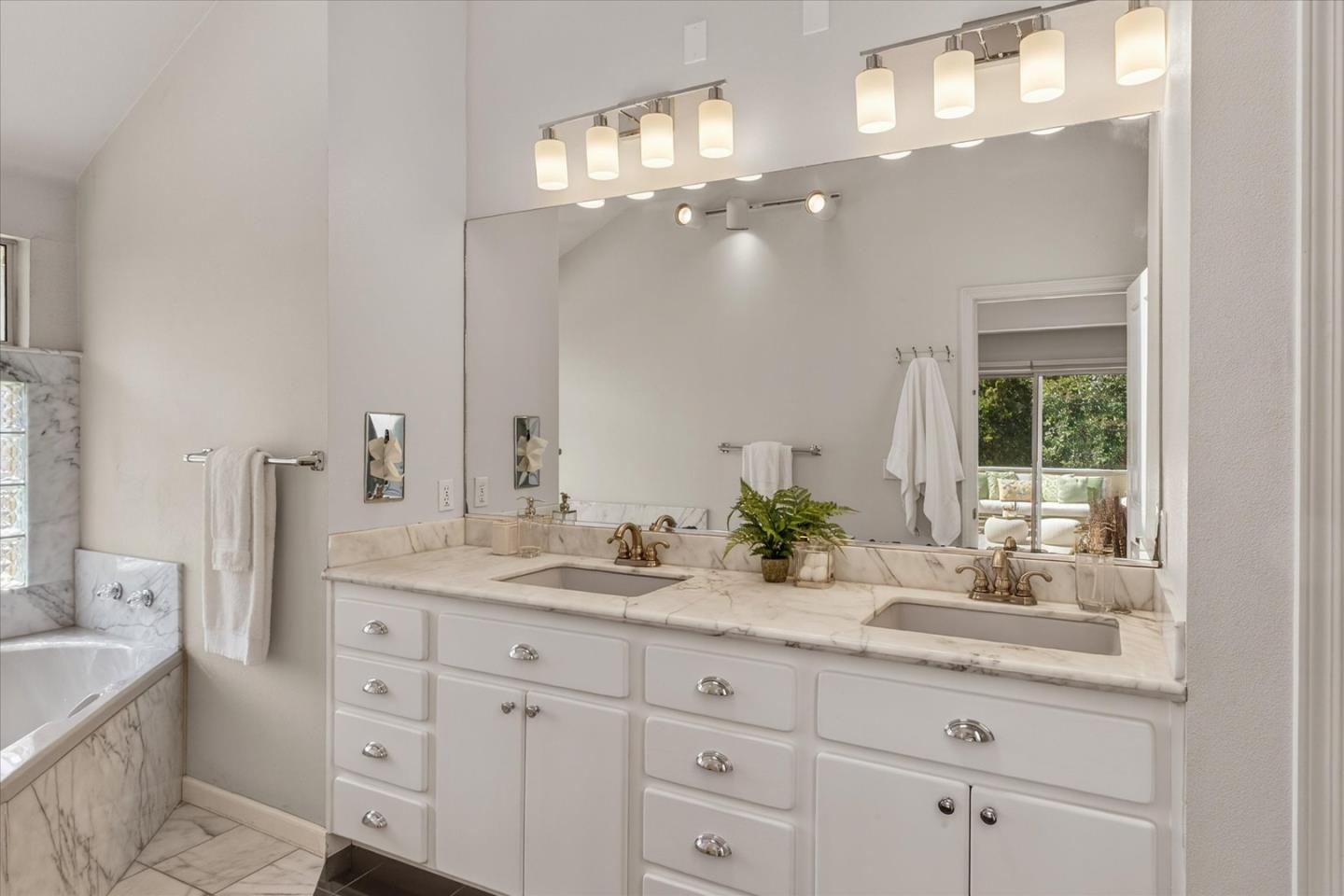 Detail Gallery Image 23 of 69 For 6894 Serenity Ct, San Jose,  CA 95120 - 6 Beds | 4/1 Baths