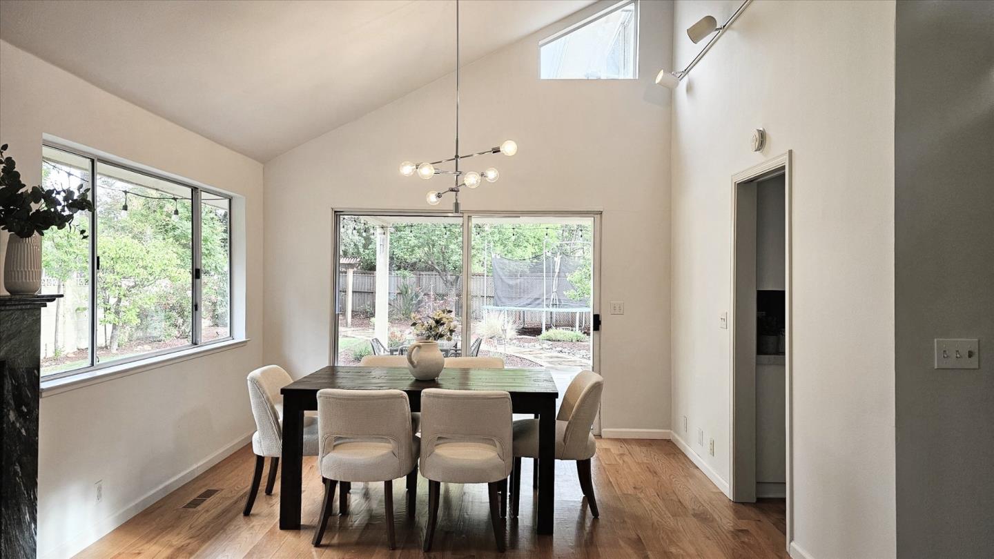 Detail Gallery Image 8 of 69 For 6894 Serenity Ct, San Jose,  CA 95120 - 6 Beds | 4/1 Baths