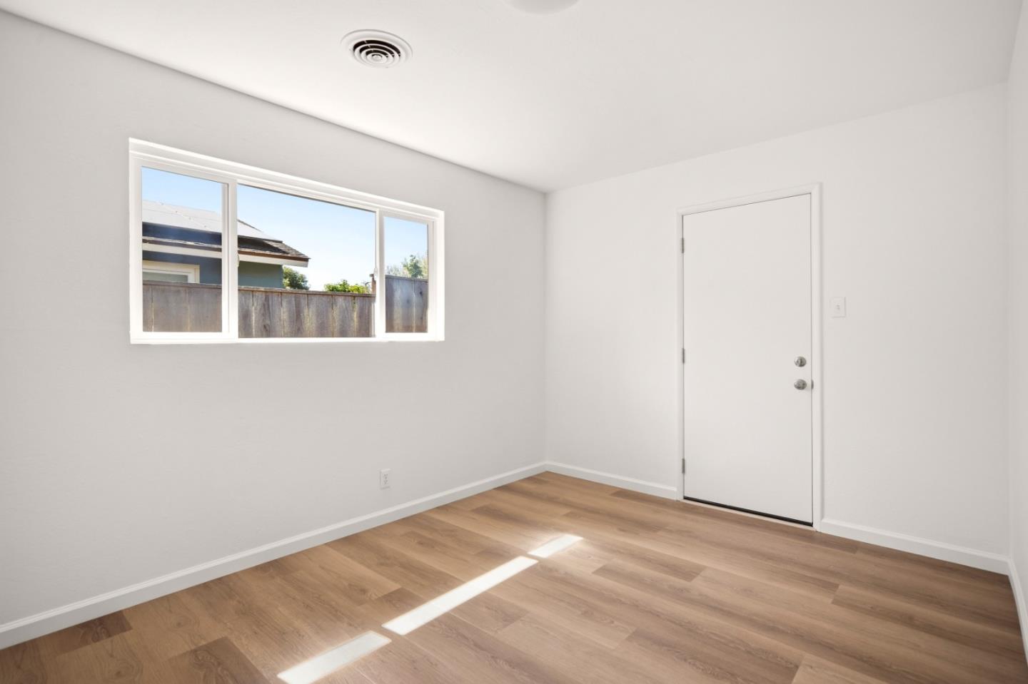 Detail Gallery Image 14 of 20 For 1114 Miles Ave, Pacific Grove,  CA 93950 - 3 Beds | 1/1 Baths