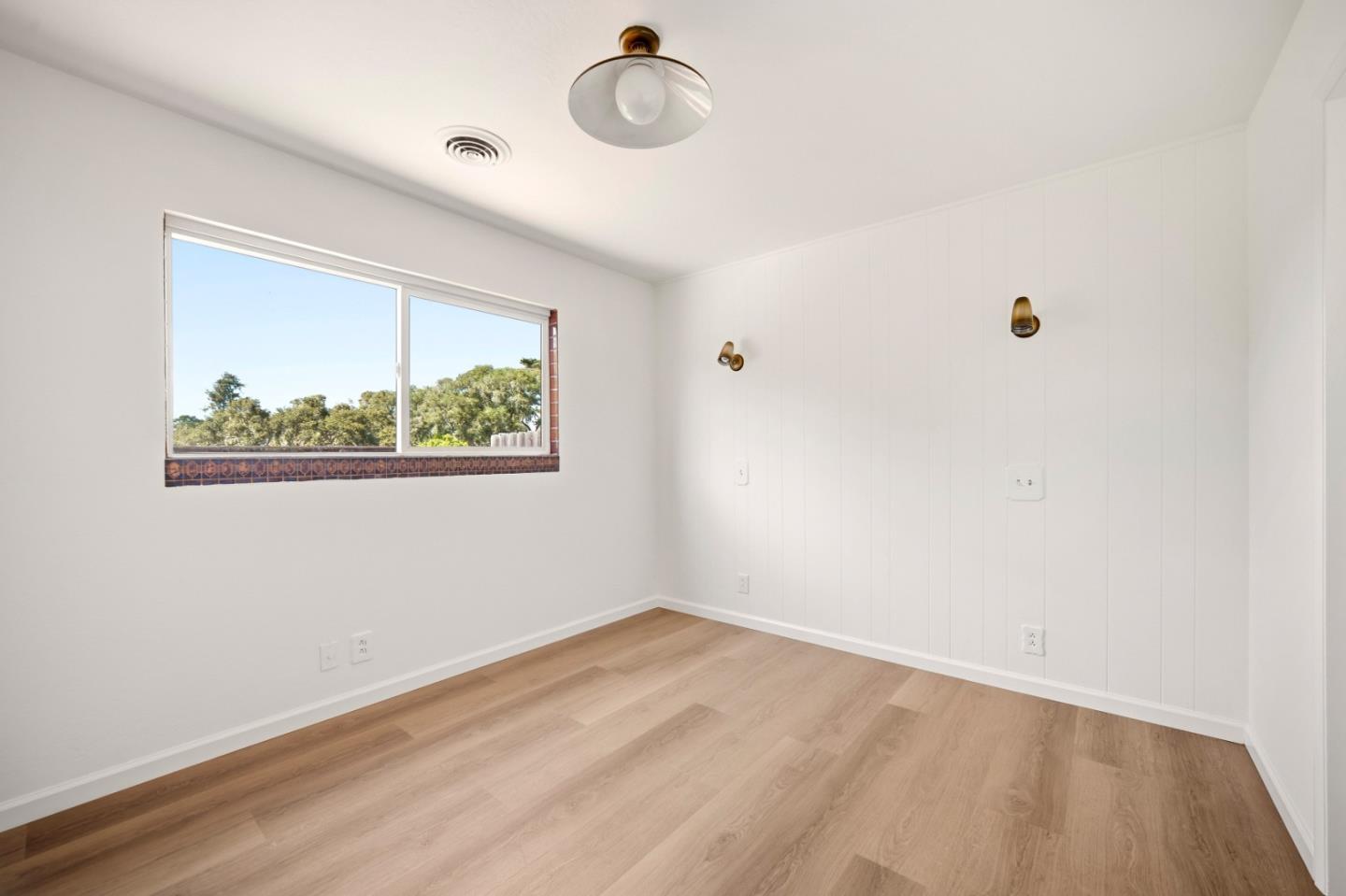 Detail Gallery Image 16 of 20 For 1114 Miles Ave, Pacific Grove,  CA 93950 - 3 Beds | 1/1 Baths