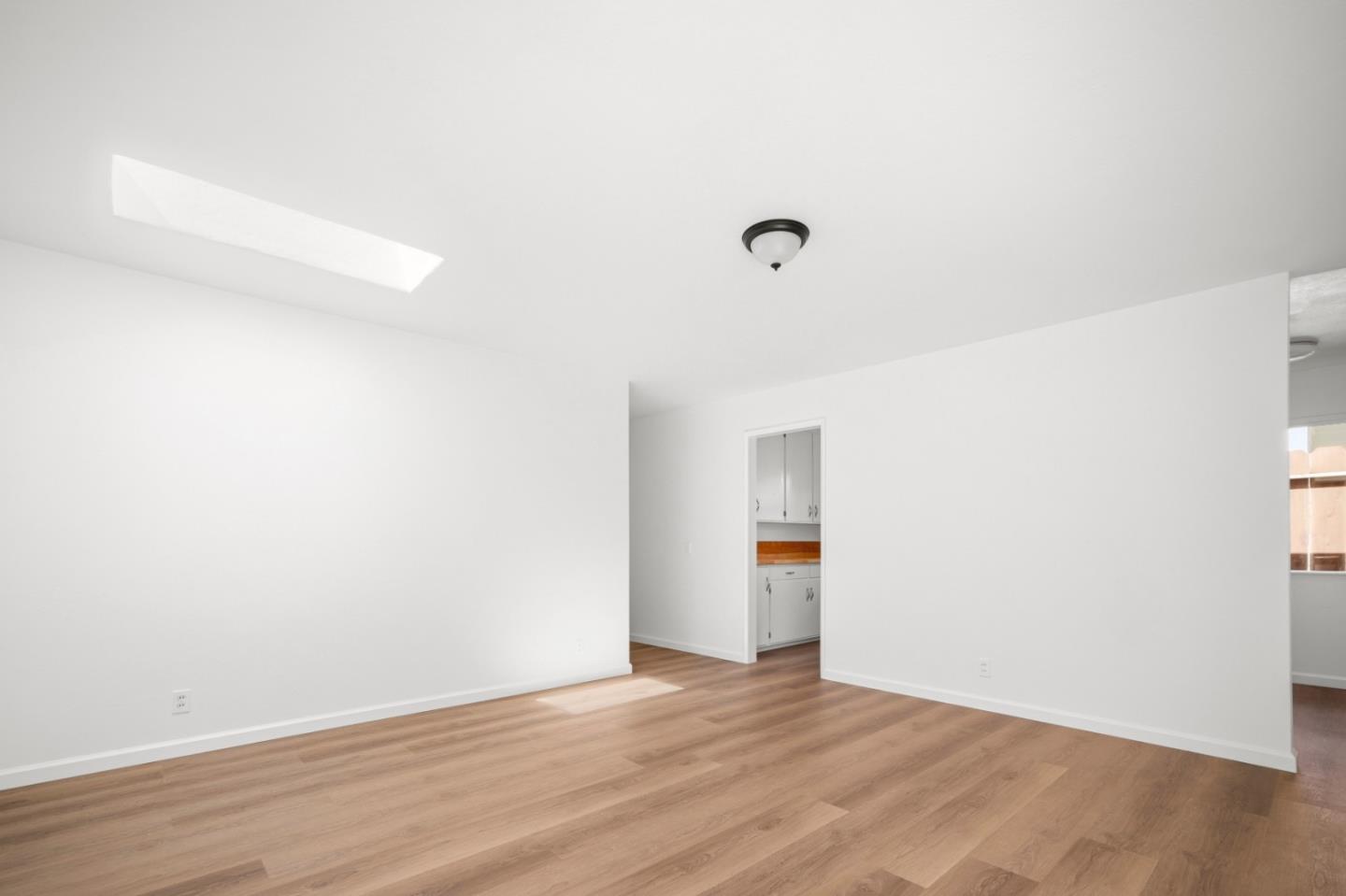 Detail Gallery Image 3 of 20 For 1114 Miles Ave, Pacific Grove,  CA 93950 - 3 Beds | 1/1 Baths