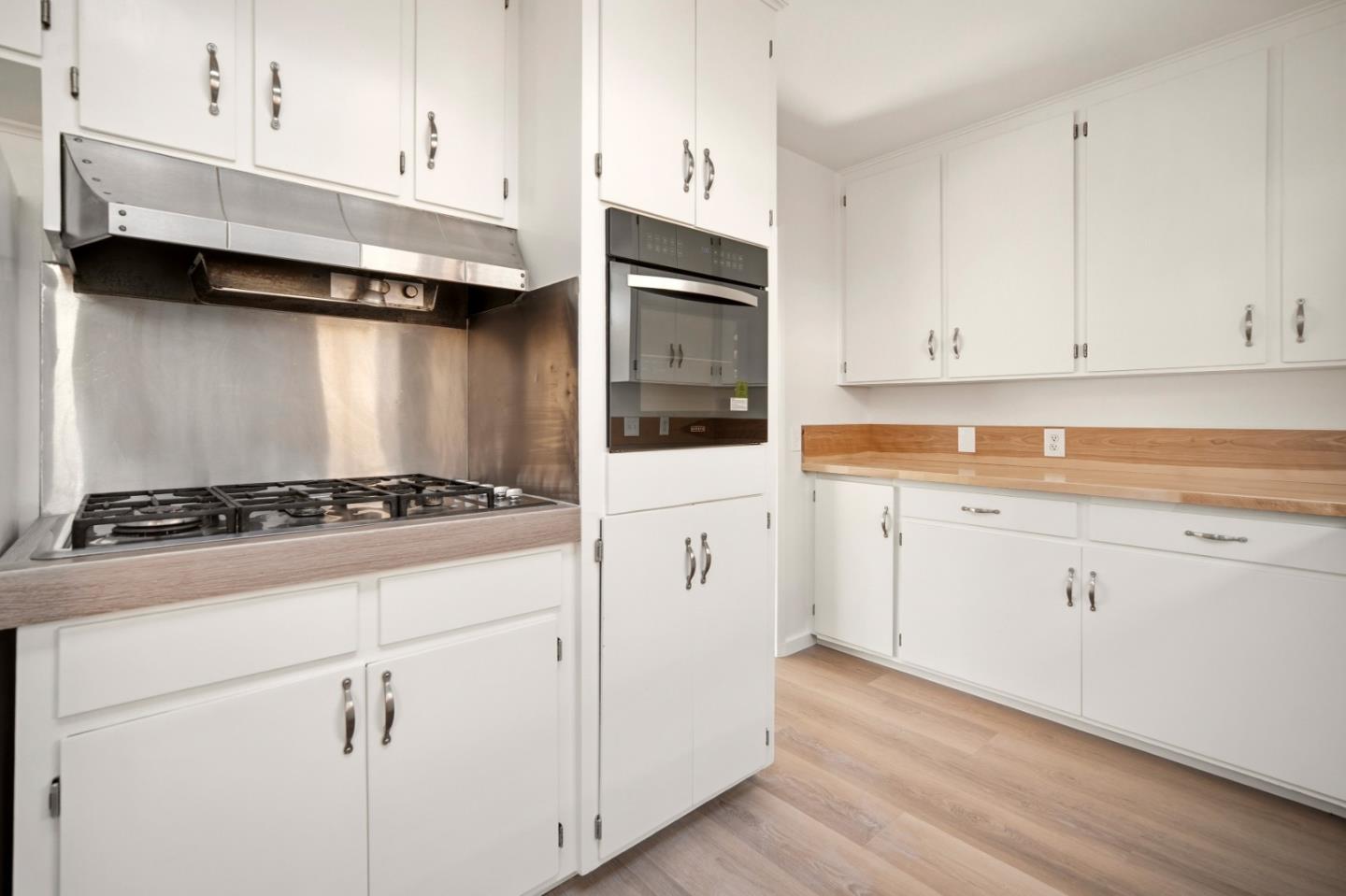 Detail Gallery Image 7 of 20 For 1114 Miles Ave, Pacific Grove,  CA 93950 - 3 Beds | 1/1 Baths