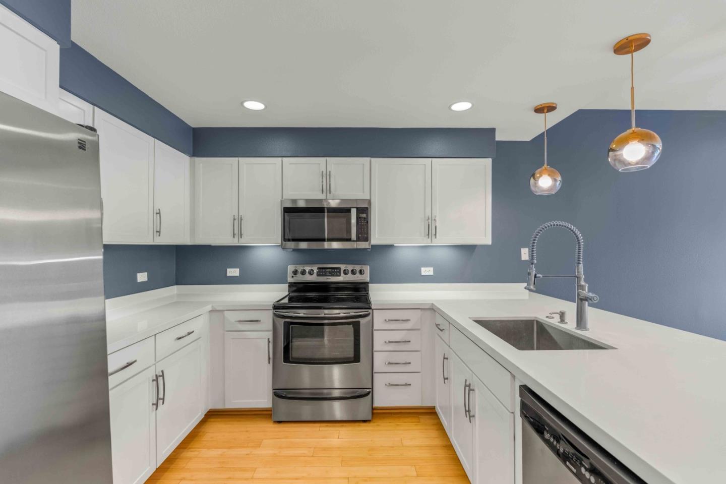 Detail Gallery Image 3 of 28 For 125 Patterson St #320,  San Jose,  CA 95112 - 1 Beds | 1 Baths