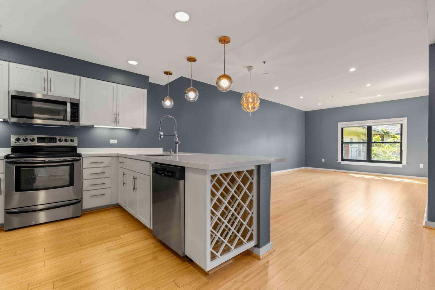 Detail Gallery Image 4 of 28 For 125 Patterson St #320,  San Jose,  CA 95112 - 1 Beds | 1 Baths