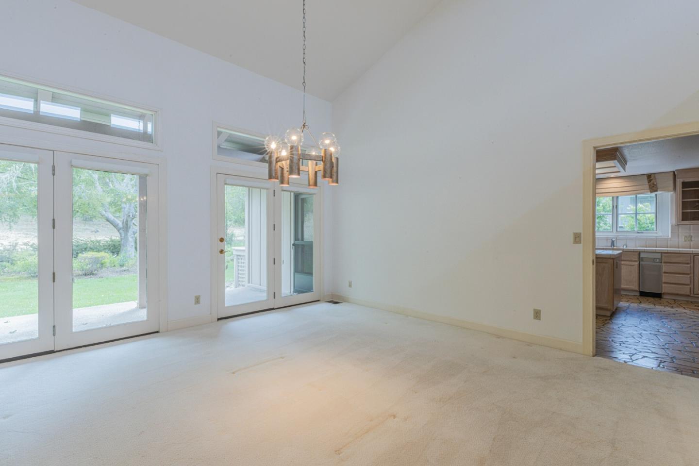 Detail Gallery Image 11 of 38 For 25683 Meadowview Ct, Salinas,  CA 93908 - 3 Beds | 3 Baths