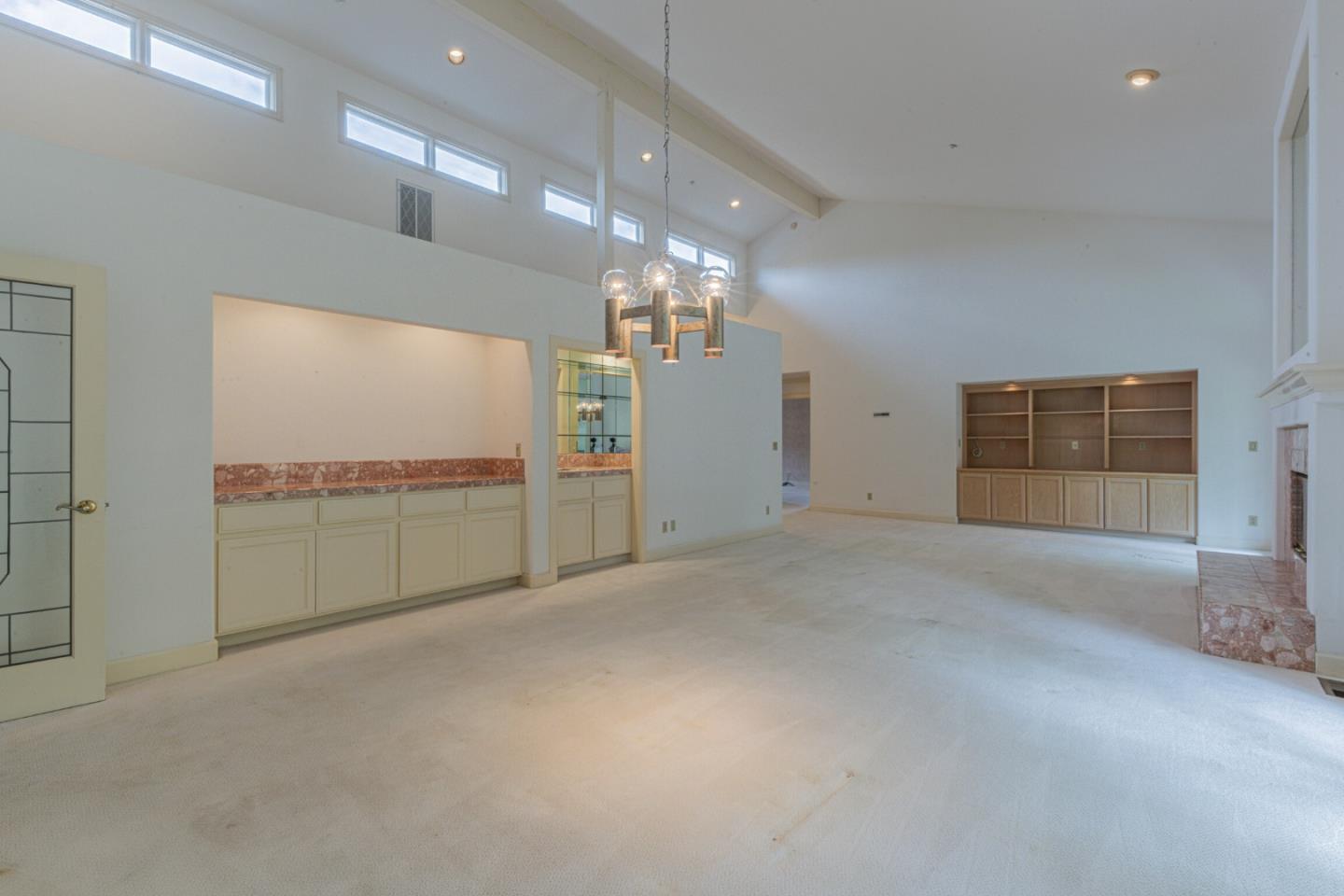 Detail Gallery Image 12 of 38 For 25683 Meadowview Ct, Salinas,  CA 93908 - 3 Beds | 3 Baths