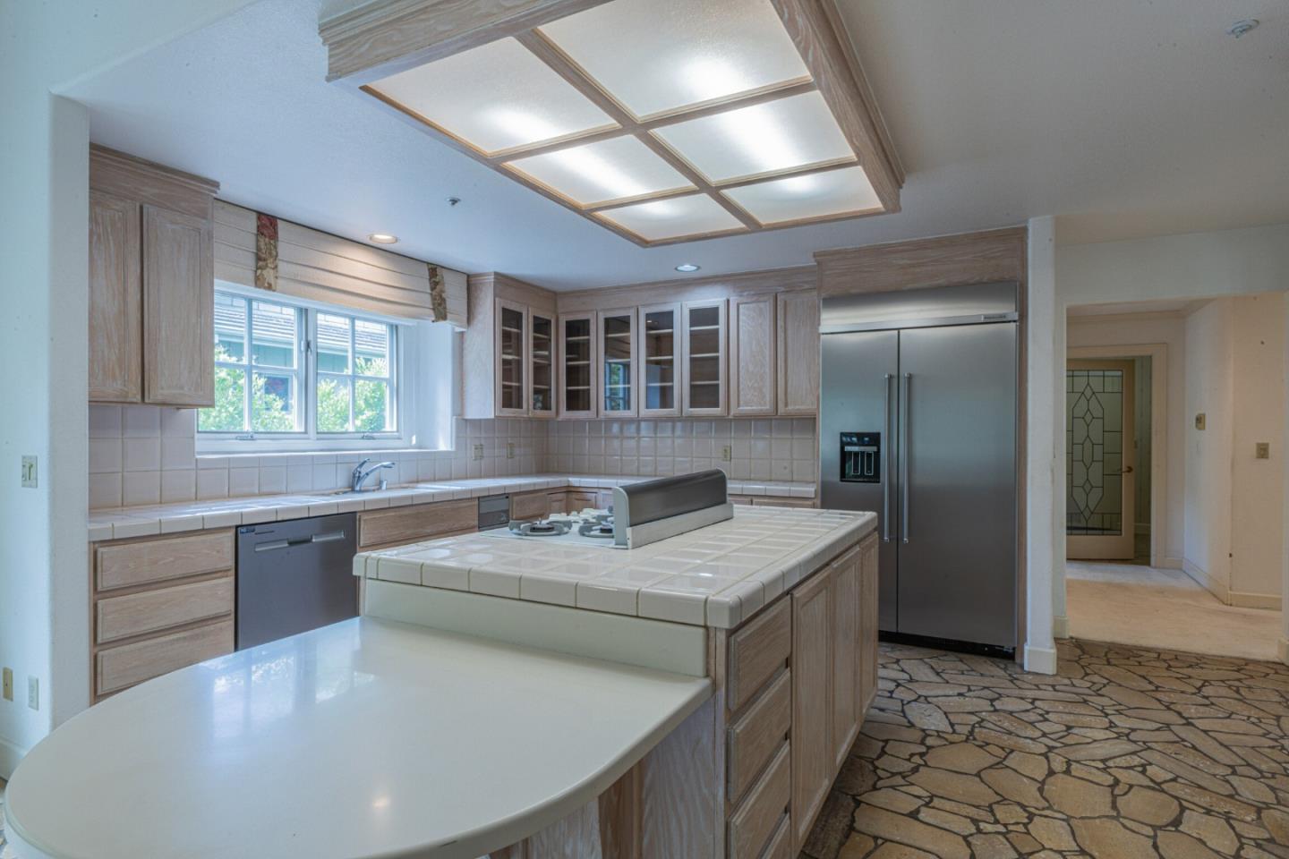 Detail Gallery Image 14 of 38 For 25683 Meadowview Ct, Salinas,  CA 93908 - 3 Beds | 3 Baths