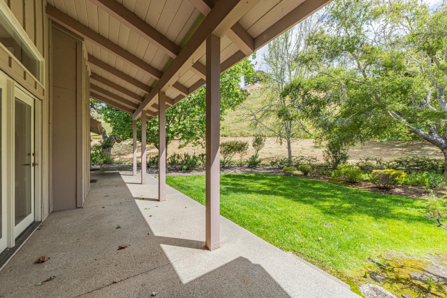 Detail Gallery Image 18 of 38 For 25683 Meadowview Ct, Salinas,  CA 93908 - 3 Beds | 3 Baths