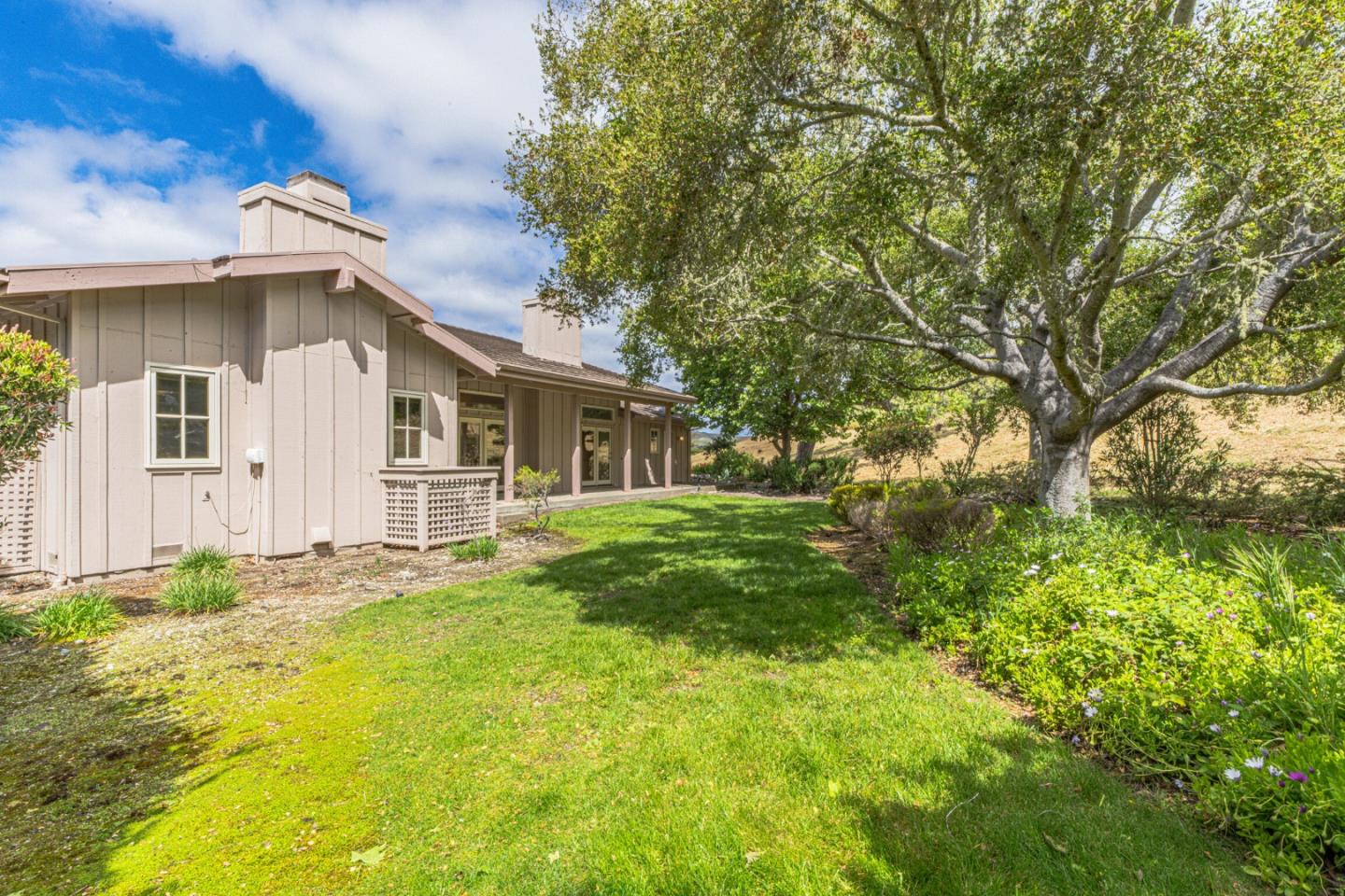 Detail Gallery Image 20 of 38 For 25683 Meadowview Ct, Salinas,  CA 93908 - 3 Beds | 3 Baths