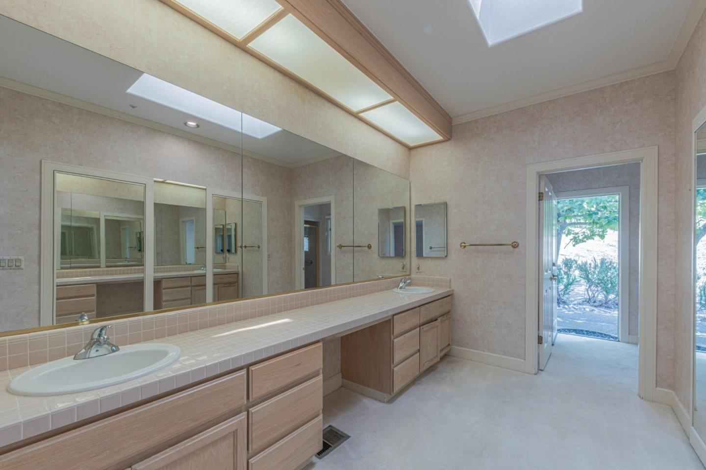 Detail Gallery Image 24 of 38 For 25683 Meadowview Ct, Salinas,  CA 93908 - 3 Beds | 3 Baths