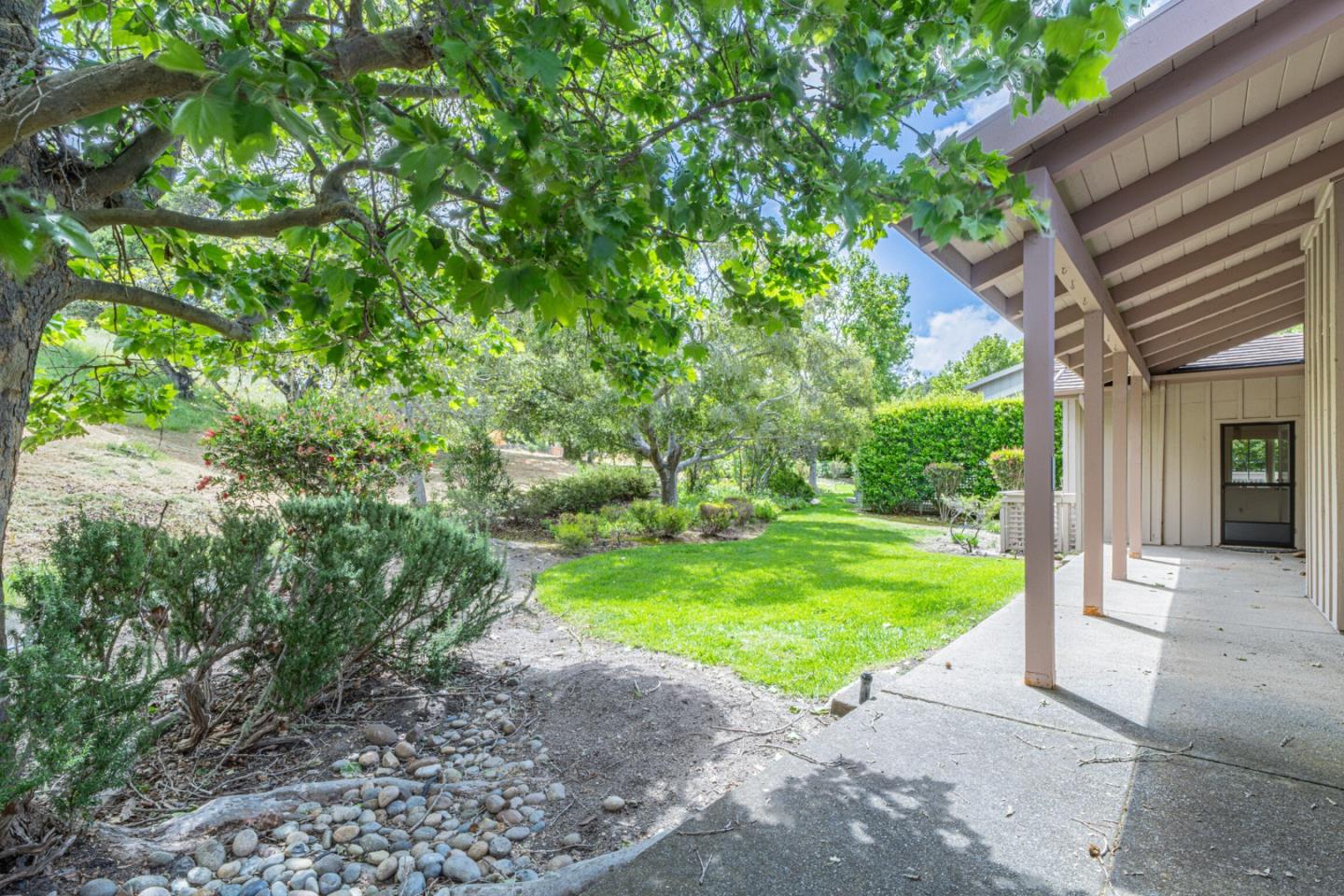 Detail Gallery Image 25 of 38 For 25683 Meadowview Ct, Salinas,  CA 93908 - 3 Beds | 3 Baths