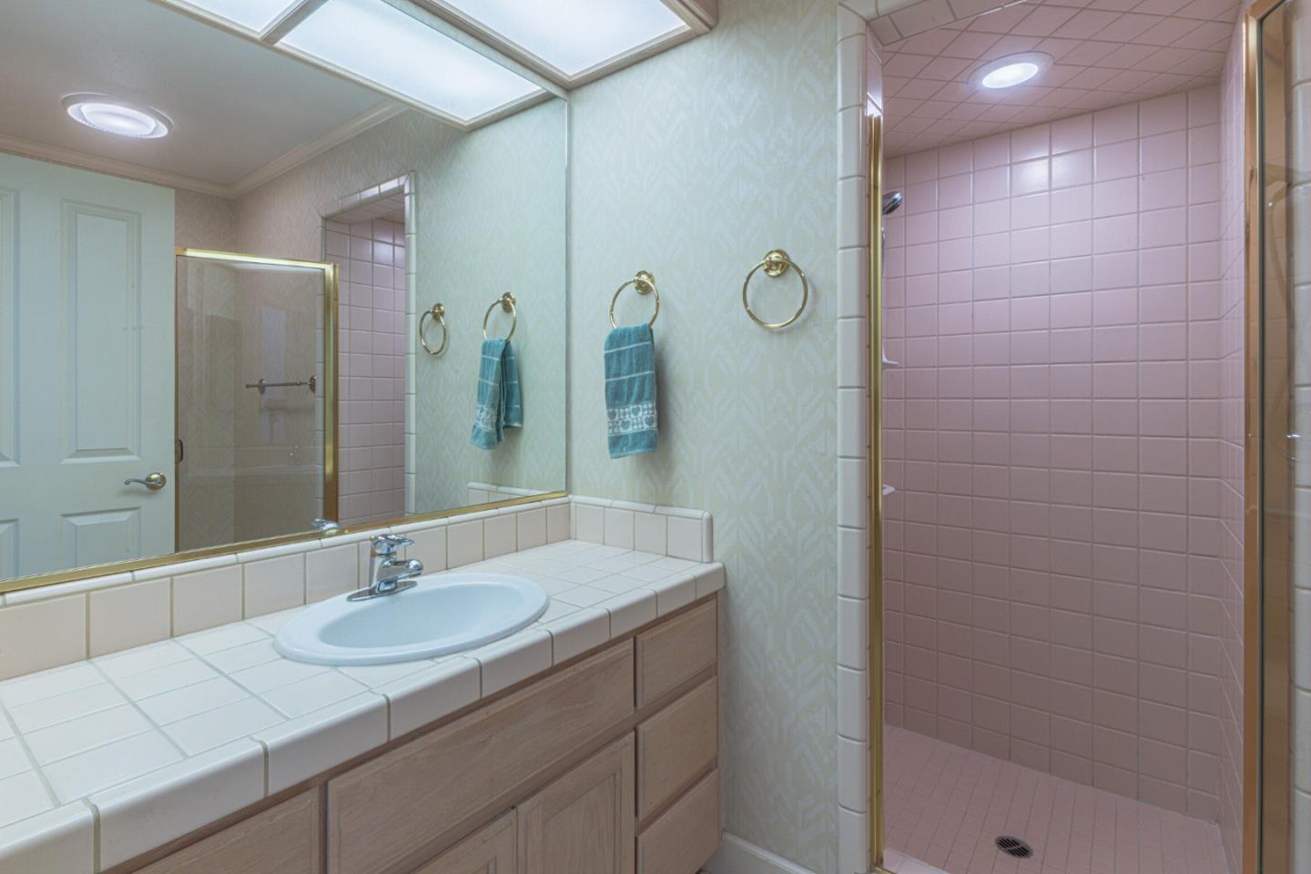 Detail Gallery Image 37 of 38 For 25683 Meadowview Ct, Salinas,  CA 93908 - 3 Beds | 3 Baths