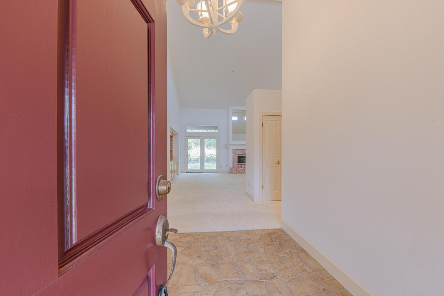 Detail Gallery Image 5 of 38 For 25683 Meadowview Ct, Salinas,  CA 93908 - 3 Beds | 3 Baths