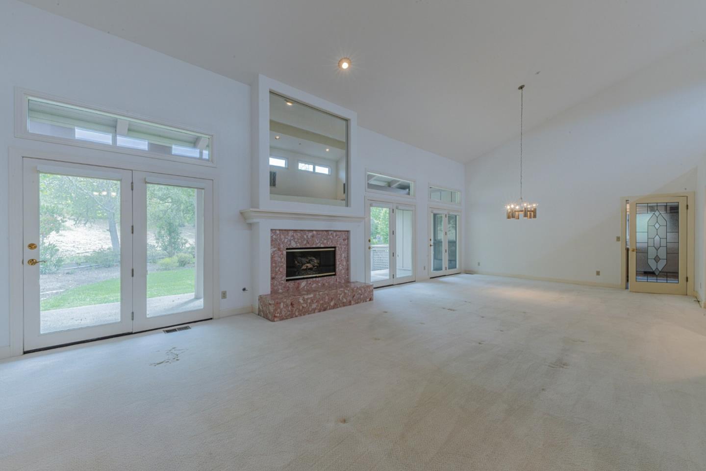 Detail Gallery Image 7 of 38 For 25683 Meadowview Ct, Salinas,  CA 93908 - 3 Beds | 3 Baths