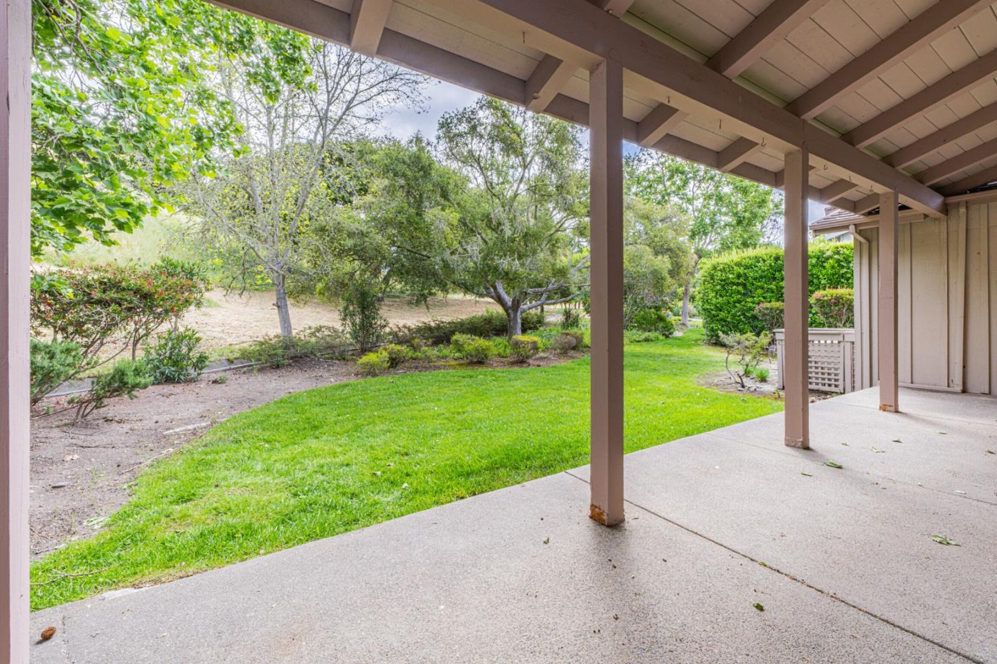 Detail Gallery Image 8 of 38 For 25683 Meadowview Ct, Salinas,  CA 93908 - 3 Beds | 3 Baths