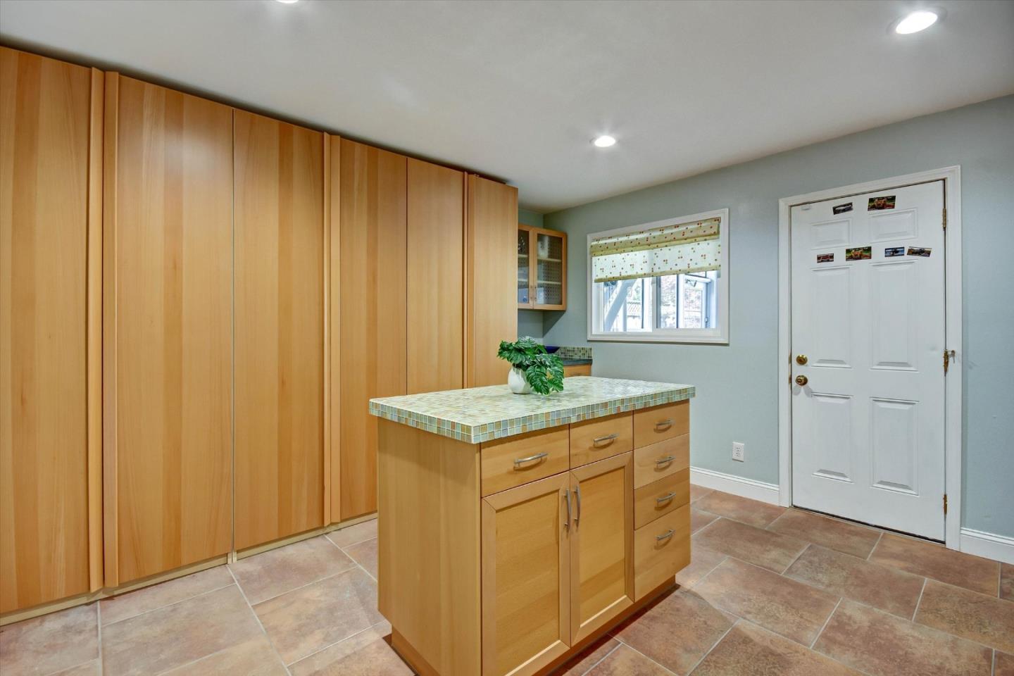 Detail Gallery Image 13 of 35 For Address Not Disclosed, Los Gatos,  CA 95032 - 4 Beds | 2/1 Baths