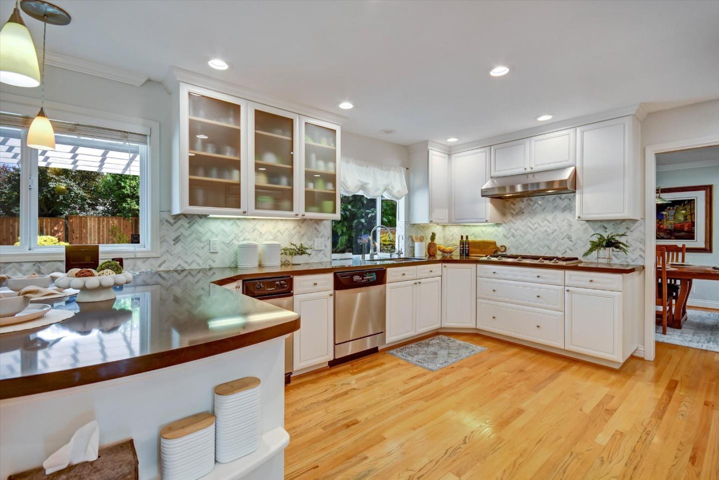 Detail Gallery Image 2 of 35 For Address Not Disclosed, Los Gatos,  CA 95032 - 4 Beds | 2/1 Baths