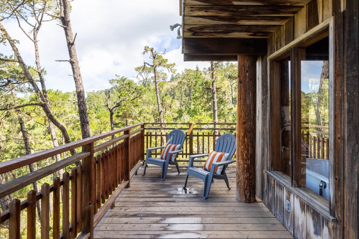 Detail Gallery Image 11 of 88 For 73 Mount Devon Rd, Carmel Highlands,  CA 93923 - 5 Beds | 3/1 Baths