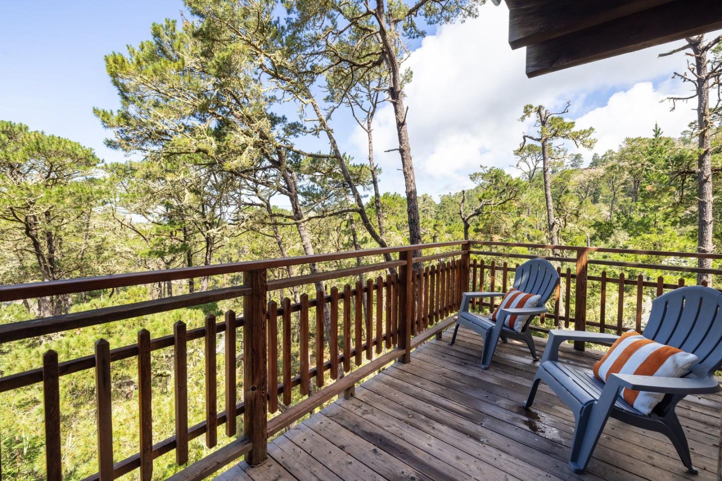 Detail Gallery Image 12 of 88 For 73 Mount Devon Rd, Carmel Highlands,  CA 93923 - 5 Beds | 3/1 Baths