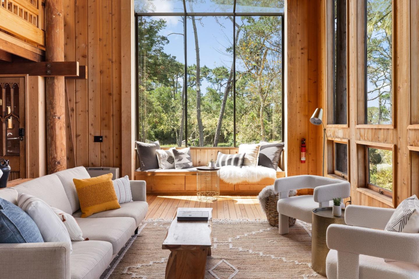 Detail Gallery Image 15 of 88 For 73 Mount Devon Rd, Carmel Highlands,  CA 93923 - 5 Beds | 3/1 Baths