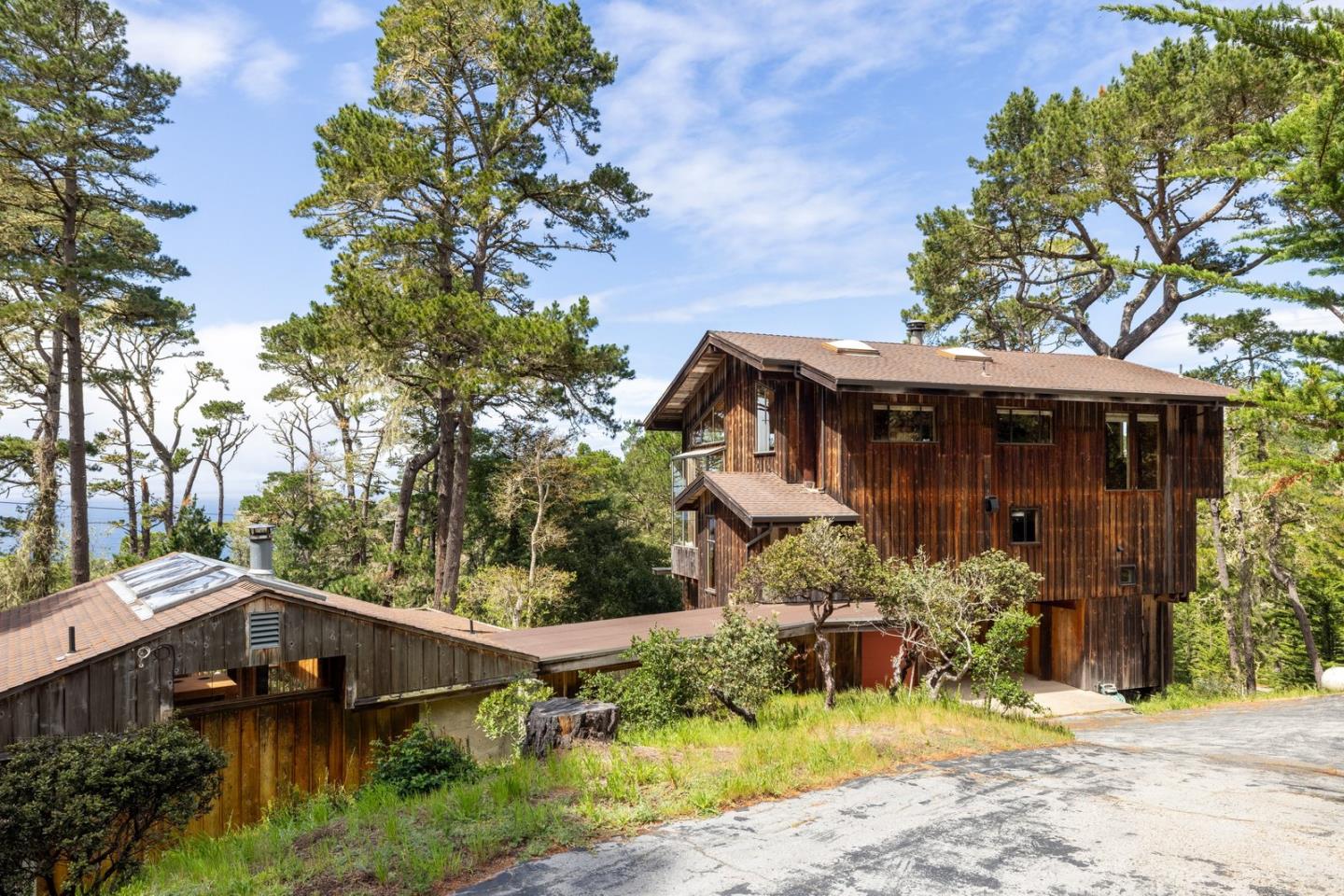 Detail Gallery Image 2 of 88 For 73 Mount Devon Rd, Carmel Highlands,  CA 93923 - 5 Beds | 3/1 Baths
