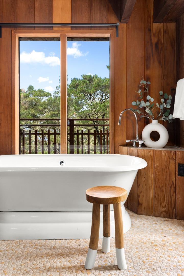 Detail Gallery Image 24 of 88 For 73 Mount Devon Rd, Carmel Highlands,  CA 93923 - 5 Beds | 3/1 Baths