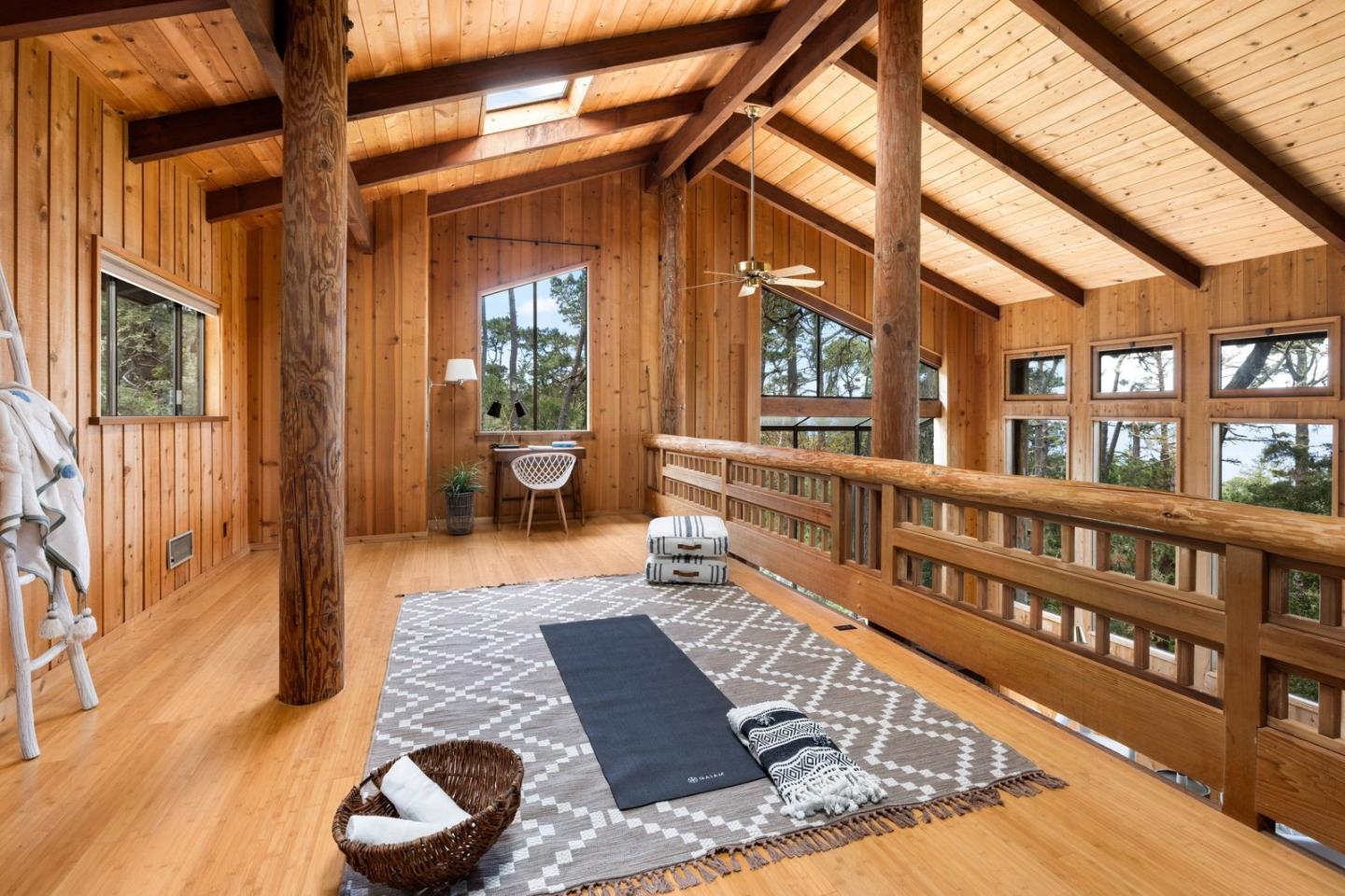 Detail Gallery Image 28 of 88 For 73 Mount Devon Rd, Carmel Highlands,  CA 93923 - 5 Beds | 3/1 Baths