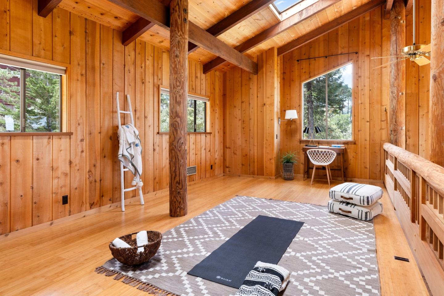 Detail Gallery Image 29 of 88 For 73 Mount Devon Rd, Carmel Highlands,  CA 93923 - 5 Beds | 3/1 Baths