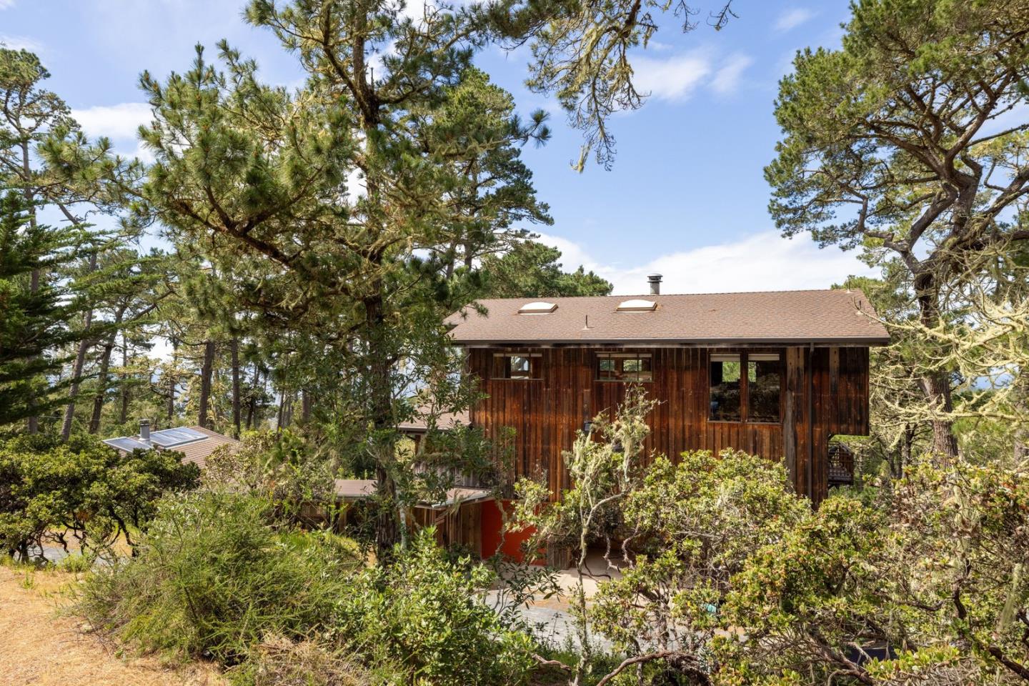 Detail Gallery Image 3 of 88 For 73 Mount Devon Rd, Carmel Highlands,  CA 93923 - 5 Beds | 3/1 Baths