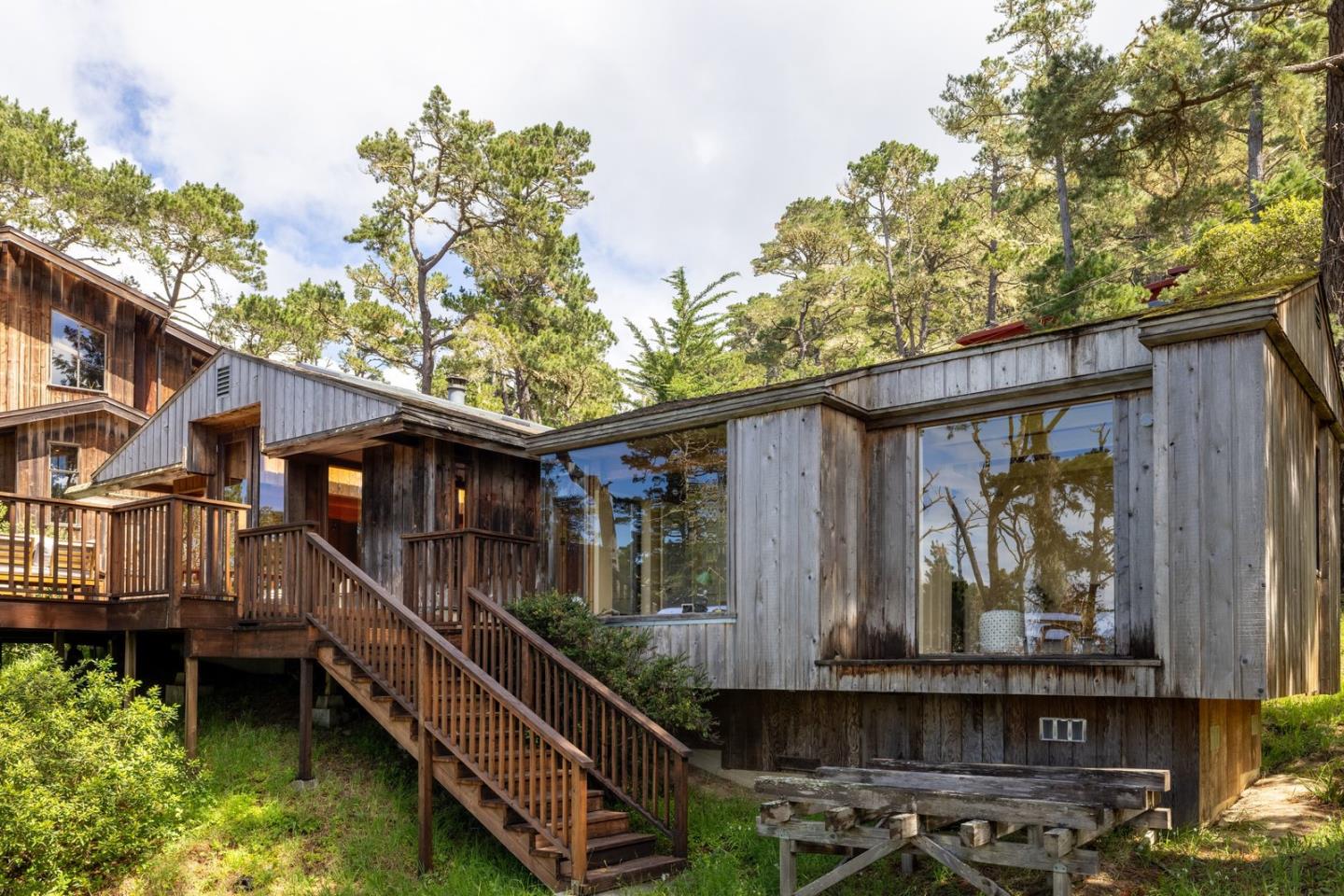 Detail Gallery Image 6 of 88 For 73 Mount Devon Rd, Carmel Highlands,  CA 93923 - 5 Beds | 3/1 Baths